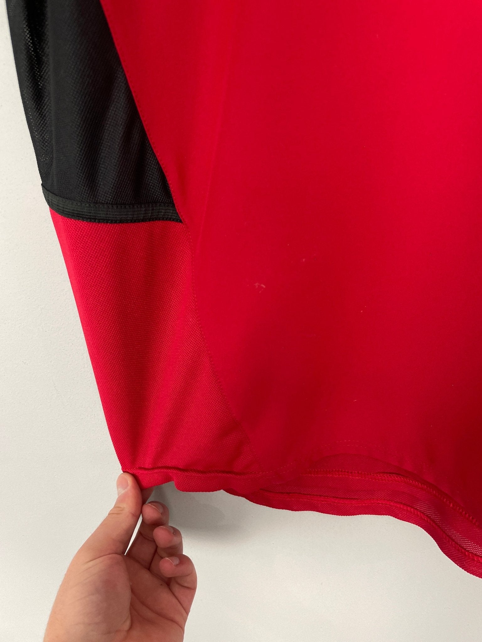 Shop 2002/04 MANCHESTER UNITED BECKHAM #7 HOME SHIRT (L) NIKE, classic football shirts, vintage football shirts & retro soccer jerseys at Cult Kits