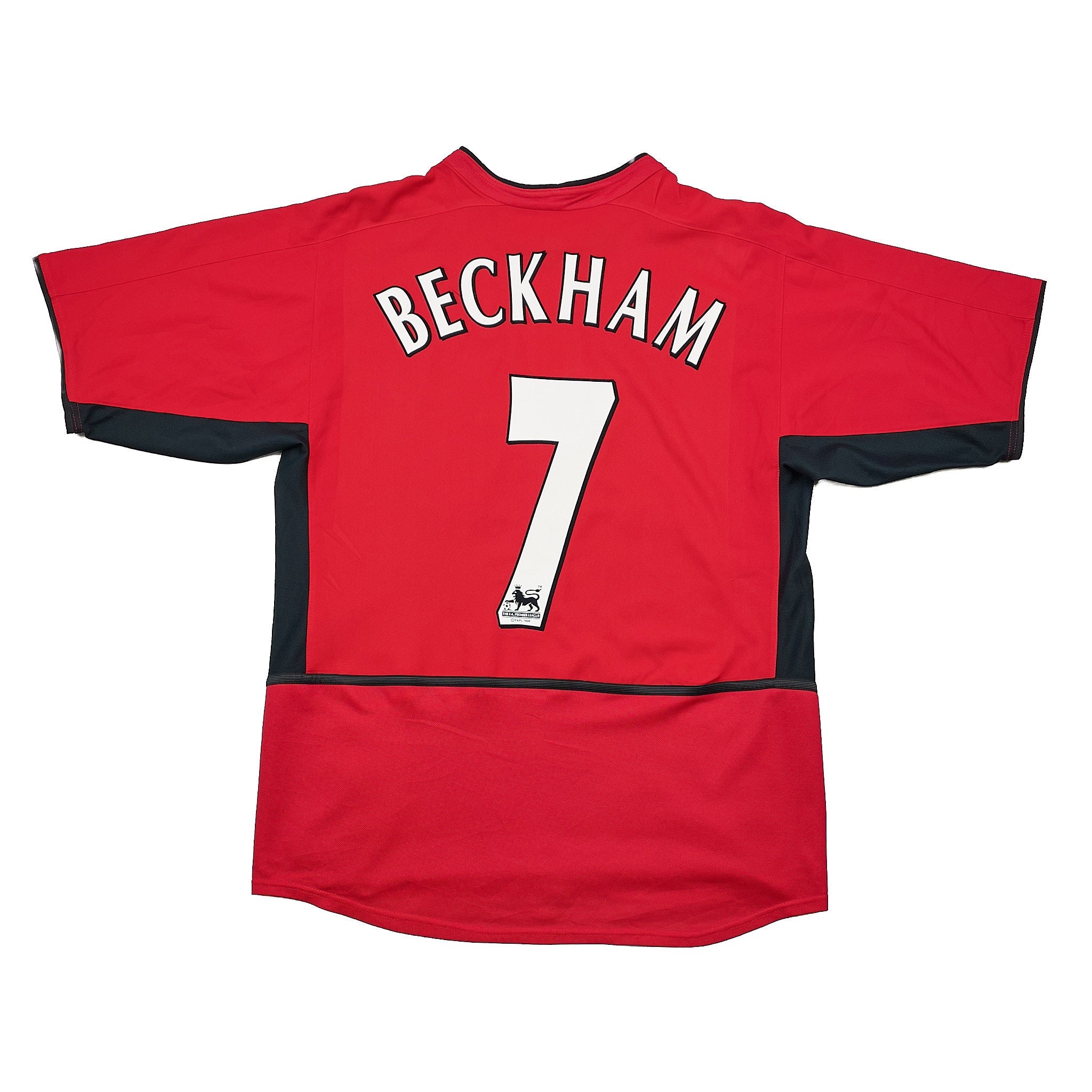 Buy 2002/04 Manchester United Beckham 7 Home Shirt (M) Nike ~ Free worldwide shipping ~ Authentic Vintage Football Shirts from Cult Kits