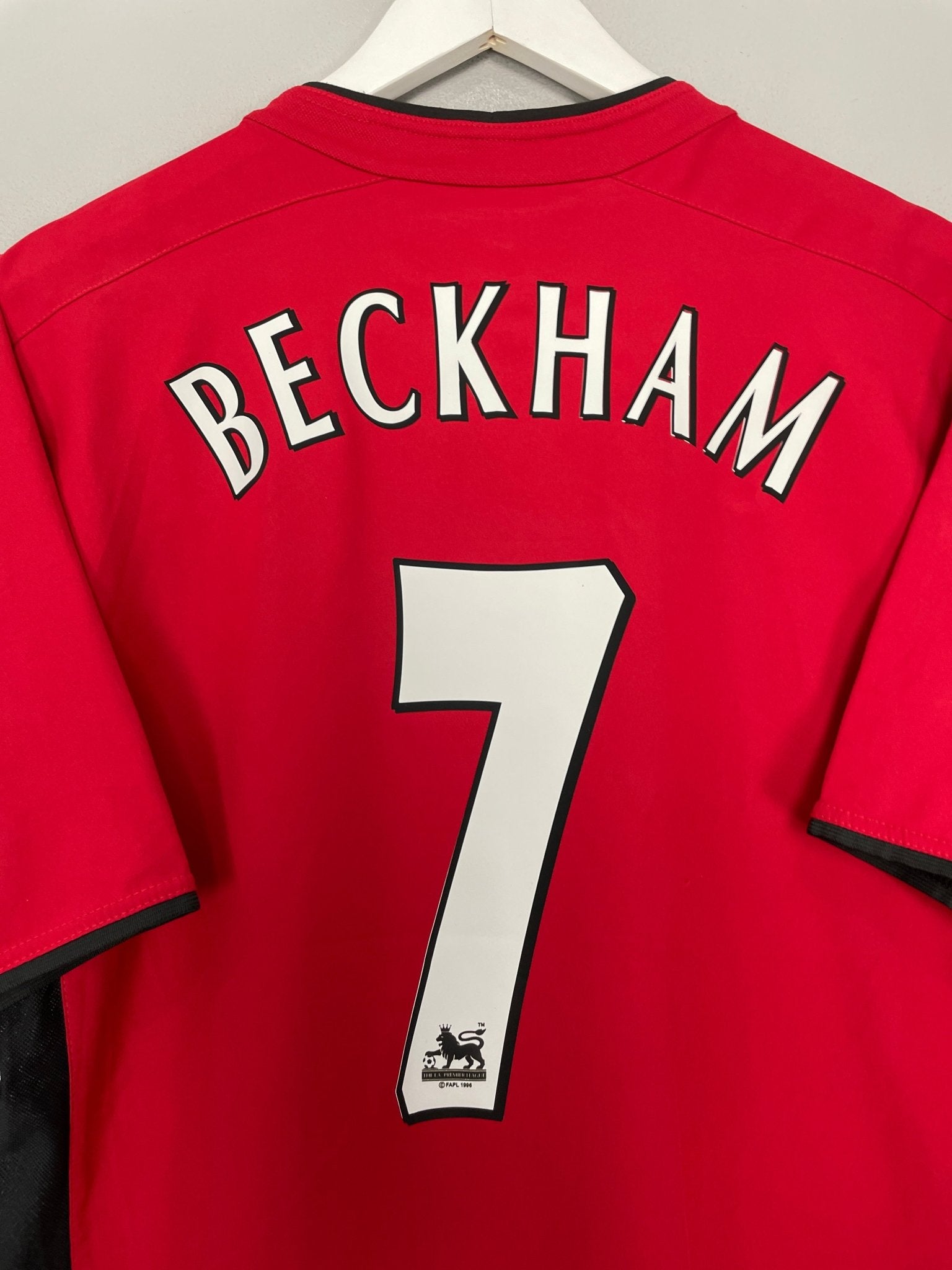 Shop 2002/04 MANCHESTER UNITED BECKHAM #7 HOME SHIRT (M) NIKE, classic football shirts, vintage football shirts & retro soccer jerseys at Cult Kits