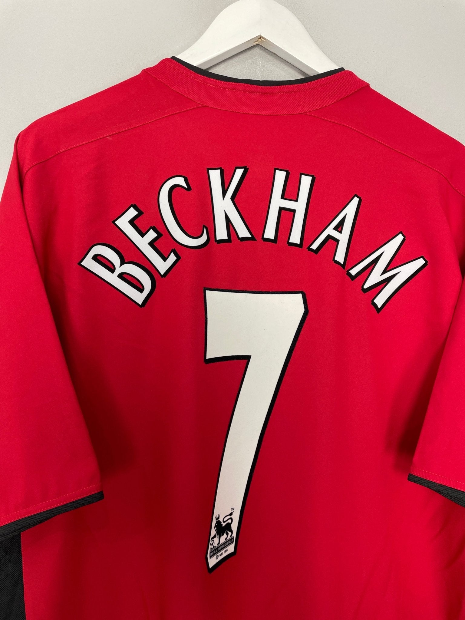 Shop 2002/04 MANCHESTER UNITED BECKHAM #7 HOME SHIRT (XL) NIKE, classic football shirts, vintage football shirts & retro soccer jerseys at Cult Kits