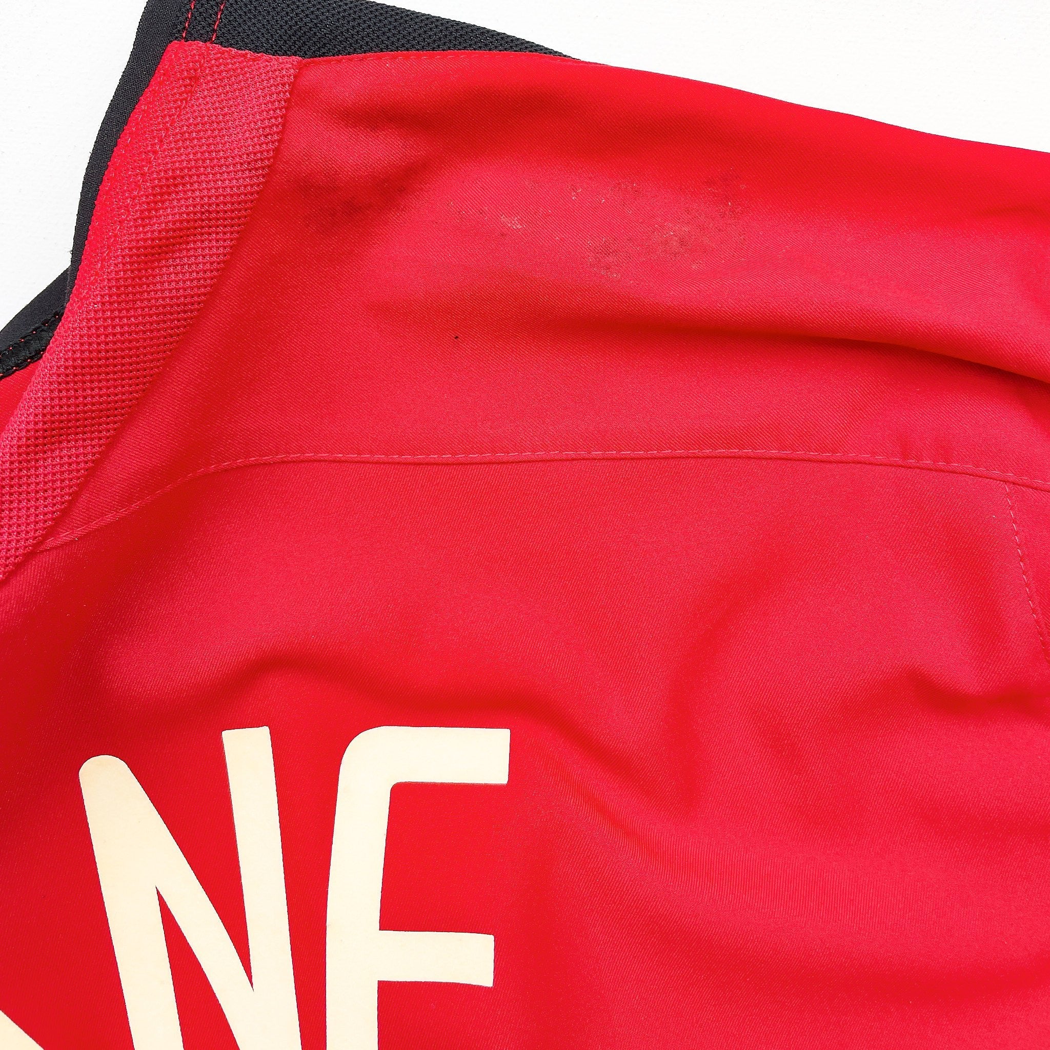 Buy 2002/04 Manchester United Keane 16 C/L Home Shirt (M) Nike ~ Free worldwide shipping ~ Authentic Vintage Football Shirts from Cult Kits