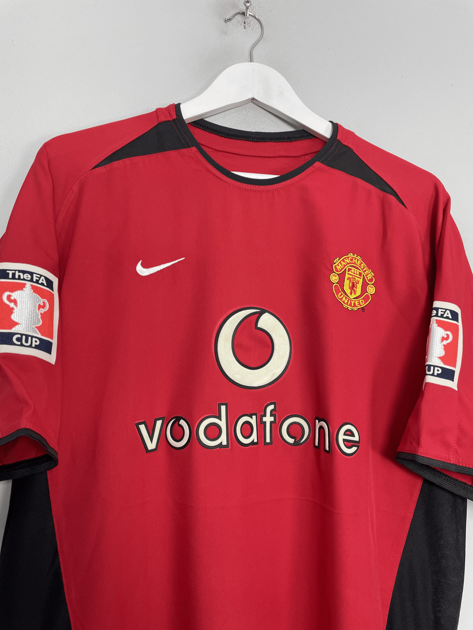 Shop 2002/04 MANCHESTER UNITED KEANE #16 FA CUP HOME SHIRT (M) NIKE, classic football shirts, vintage football shirts & retro soccer jerseys at Cult Kits