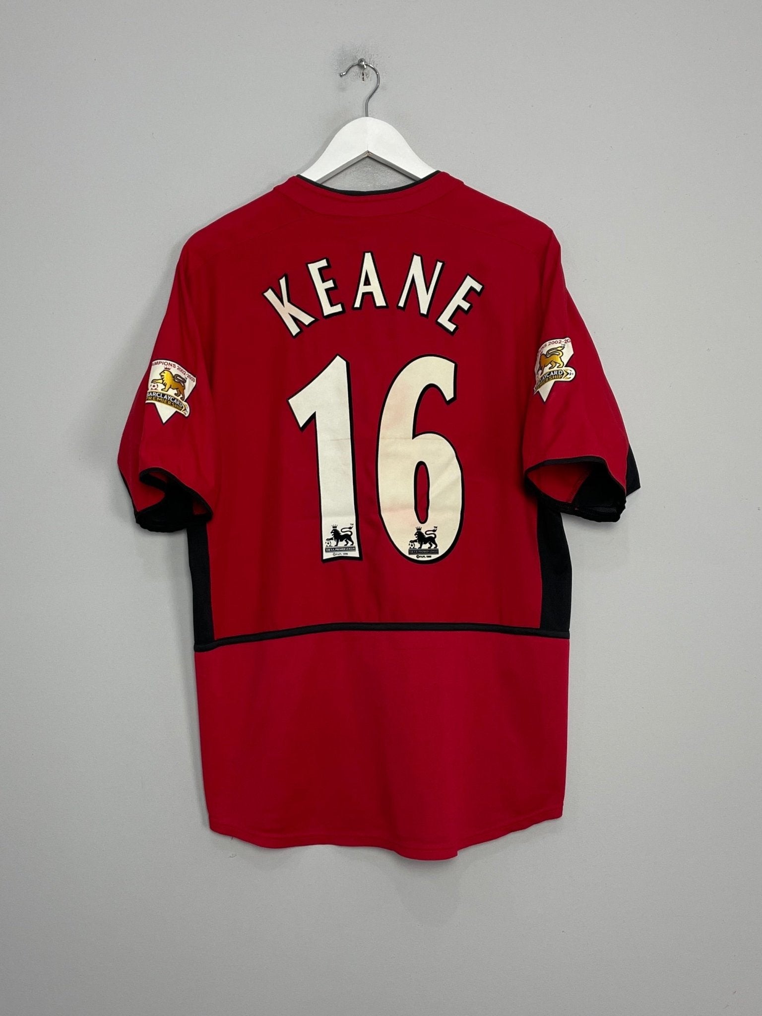 Shop 2002/04 MANCHESTER UNITED KEANE #16 HOME SHIRT (M) NIKE, classic football shirts, vintage football shirts & retro soccer jerseys at Cult Kits