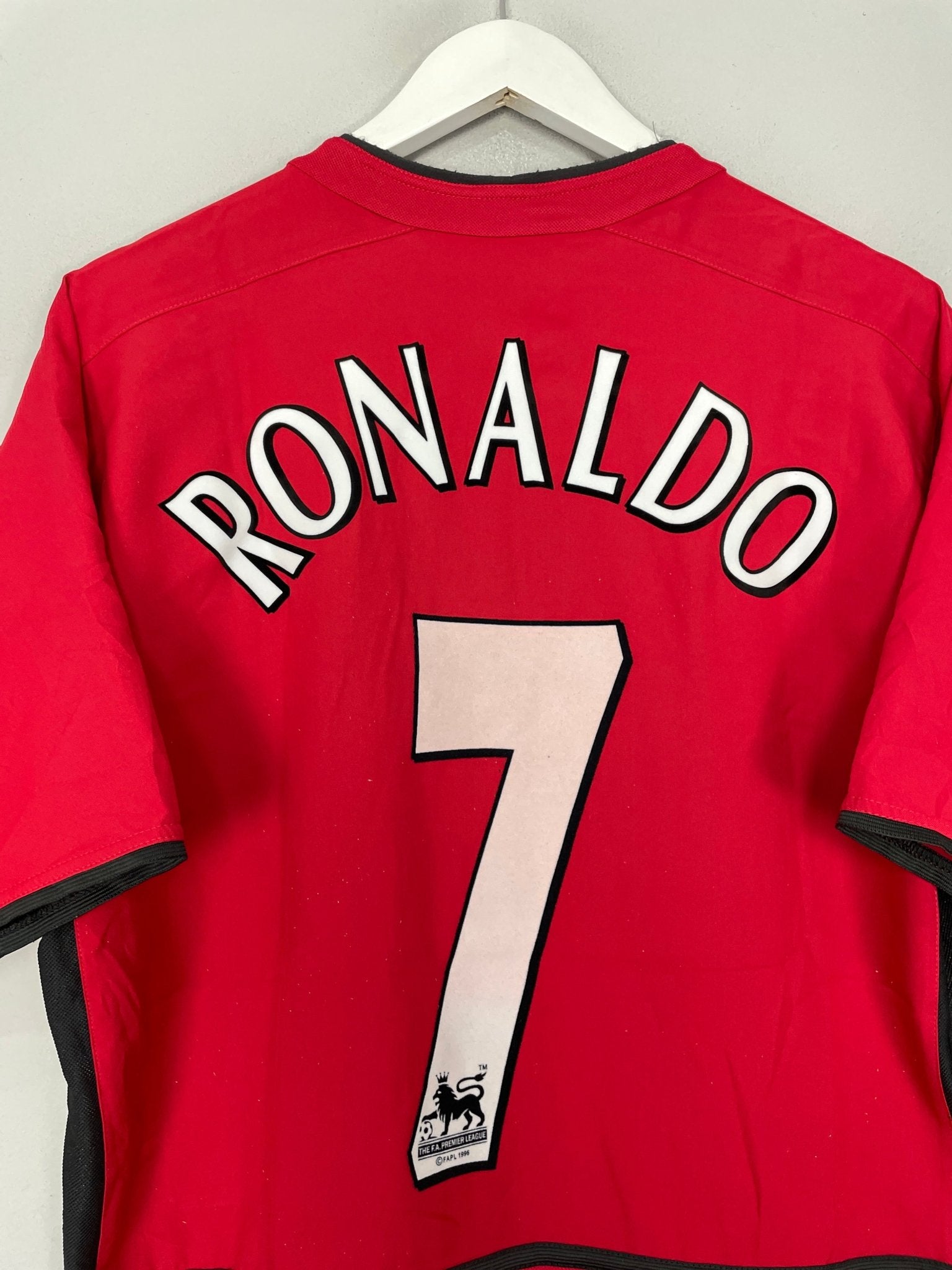 Shop 2002/04 MANCHESTER UNITED RONALDO #7 HOME SHIRT (M) NIKE, classic football shirts, vintage football shirts & retro soccer jerseys at Cult Kits