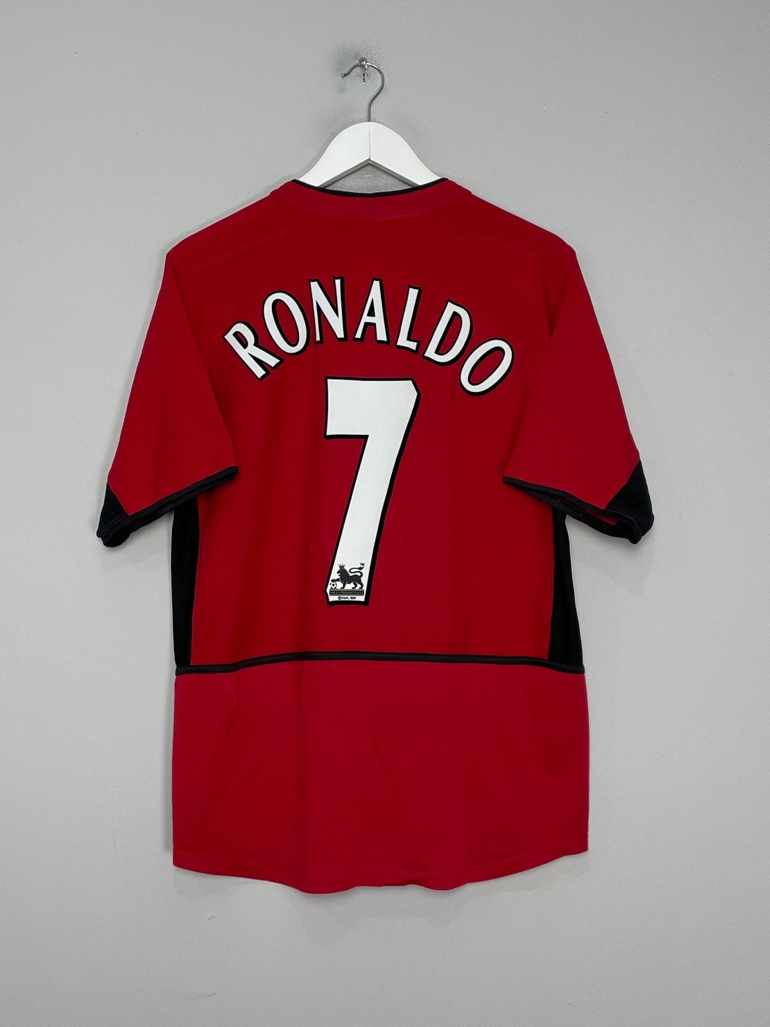 Shop 2002/04 MANCHESTER UNITED RONALDO #7 HOME SHIRT (M) NIKE, classic football shirts, vintage football shirts & retro soccer jerseys at Cult Kits