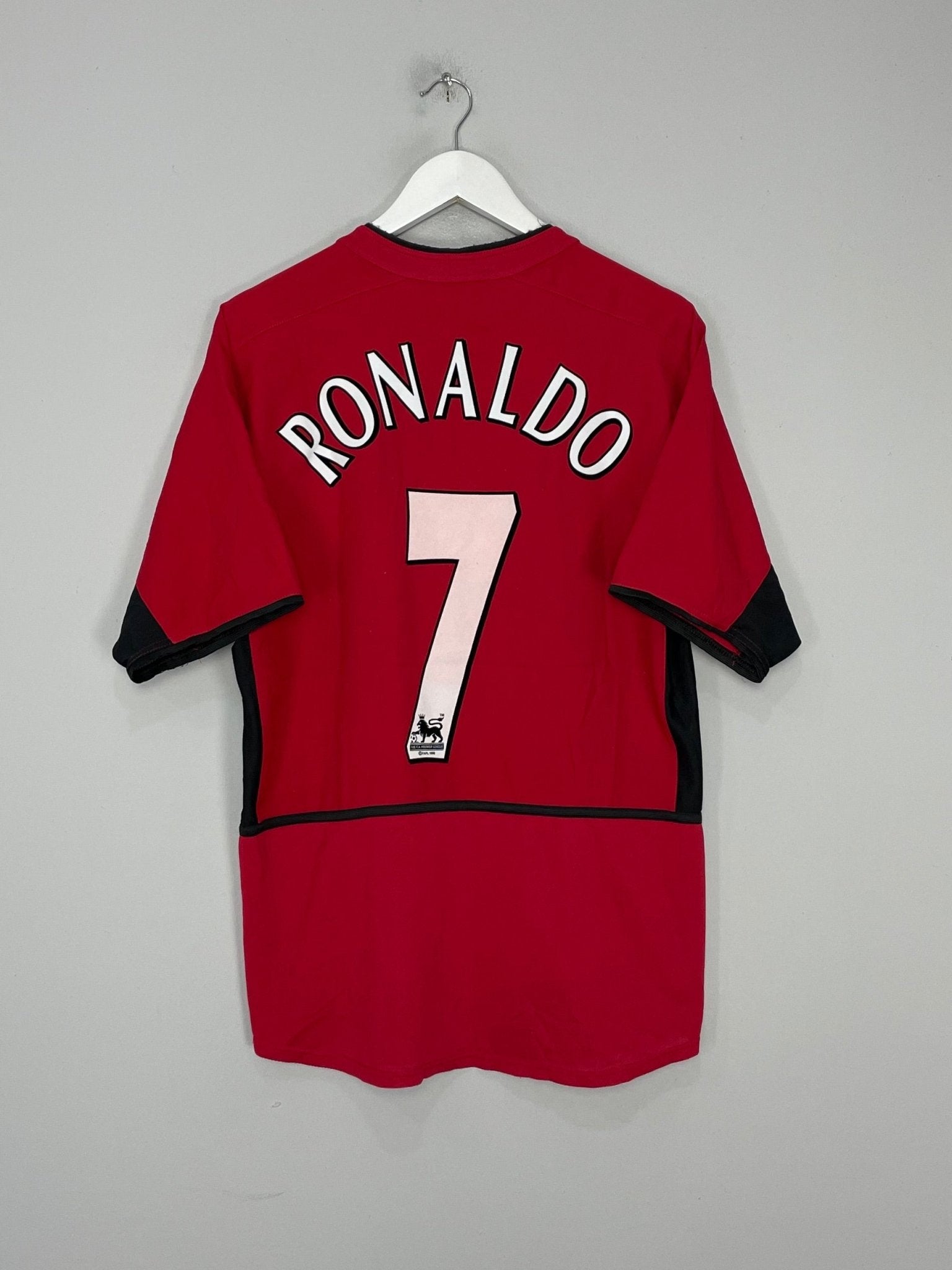 Shop 2002/04 MANCHESTER UNITED RONALDO #7 HOME SHIRT (M) NIKE, classic football shirts, vintage football shirts & retro soccer jerseys at Cult Kits