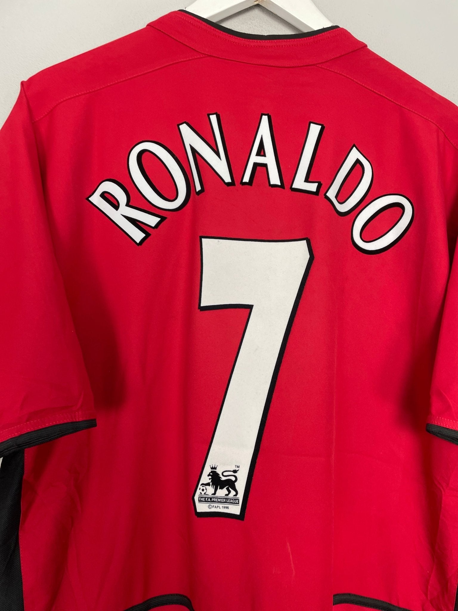 Shop 2002/04 MANCHESTER UNITED RONALDO #7 HOME SHIRT (XL) NIKE, classic football shirts, vintage football shirts & retro soccer jerseys at Cult Kits