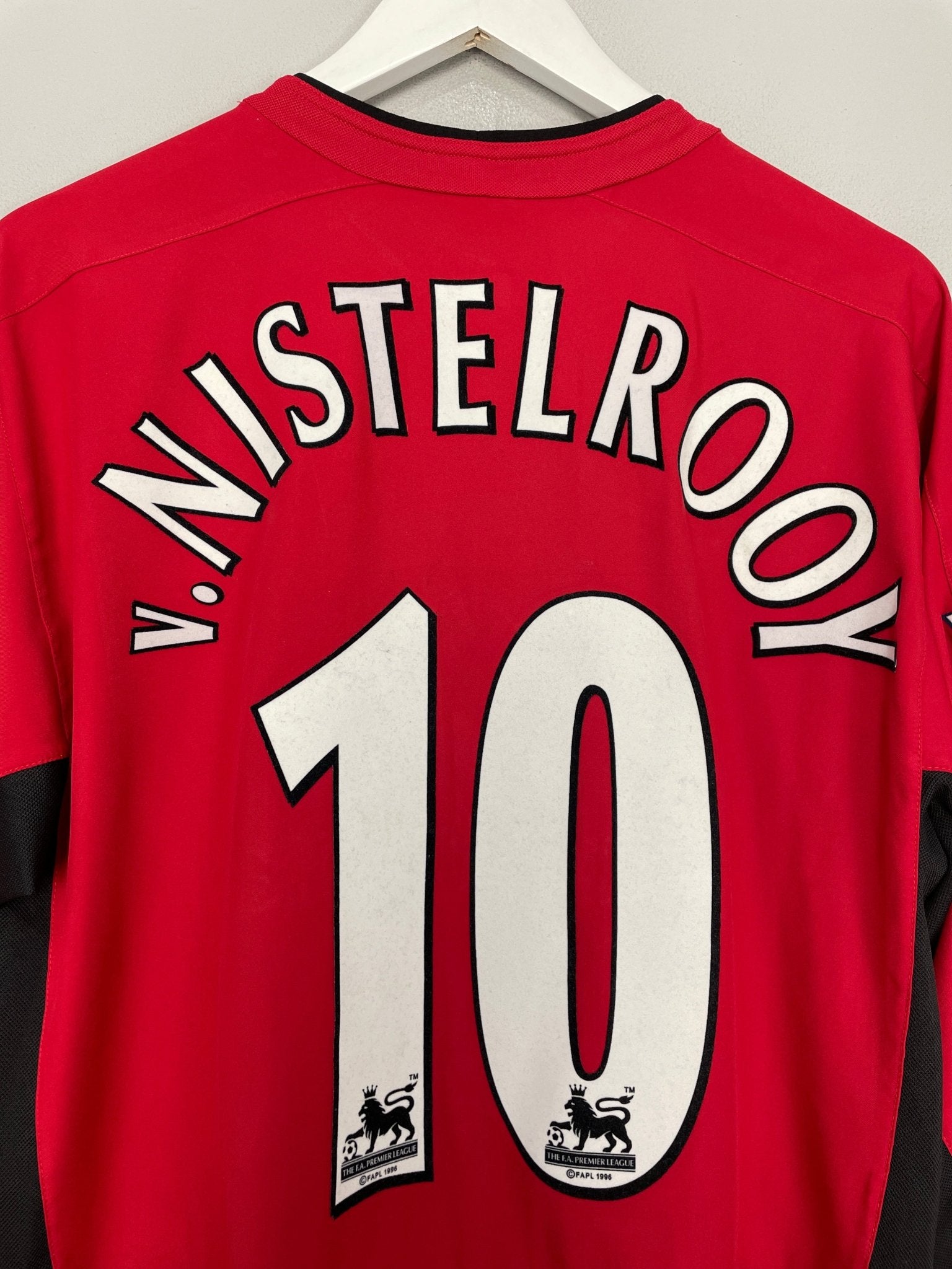 Shop 2002/04 MANCHESTER UNITED V.NISTELROOY #10 L/S HOME SHIRT (M) NIKE, classic football shirts, vintage football shirts & retro soccer jerseys at Cult Kits