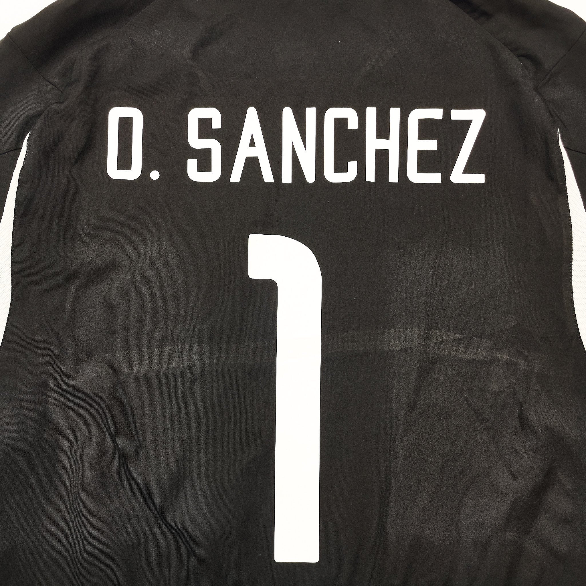 Buy 2002/04 Mexico O.Sanchez 1 GK Shirt (M) Nike ~ Free worldwide shipping ~ Authentic Vintage Football Shirts from Cult Kits
