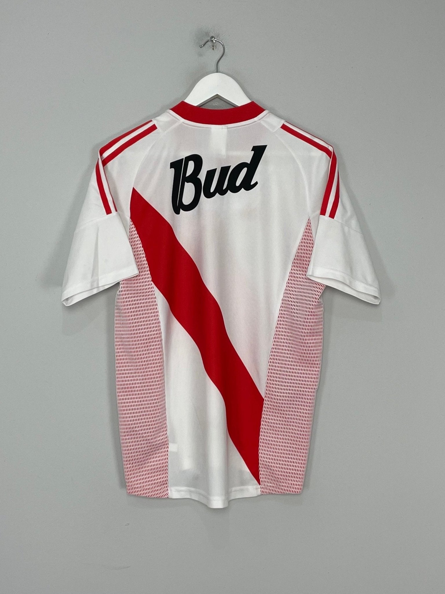 Shop 2002/04 RIVER PLATE HOME SHIRT (S) ADIDAS, classic football shirts, vintage football shirts & retro soccer jerseys at Cult Kits