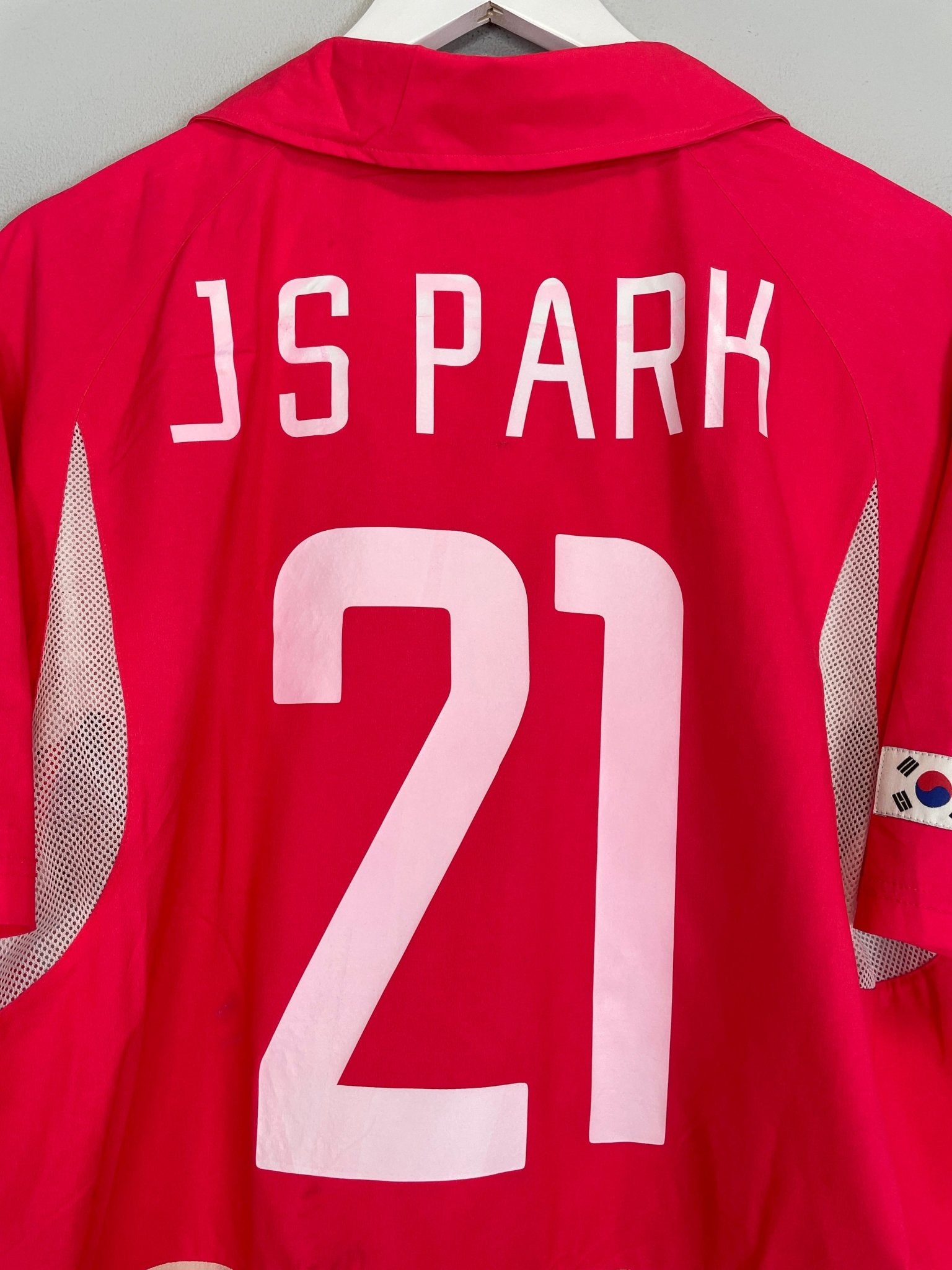 Shop 2002/04 SOUTH KOREA JS PARK #21 *PLAYER ISSUE* HOME SHIRT (M) NIKE, classic football shirts, vintage football shirts & retro soccer jerseys at Cult Kits