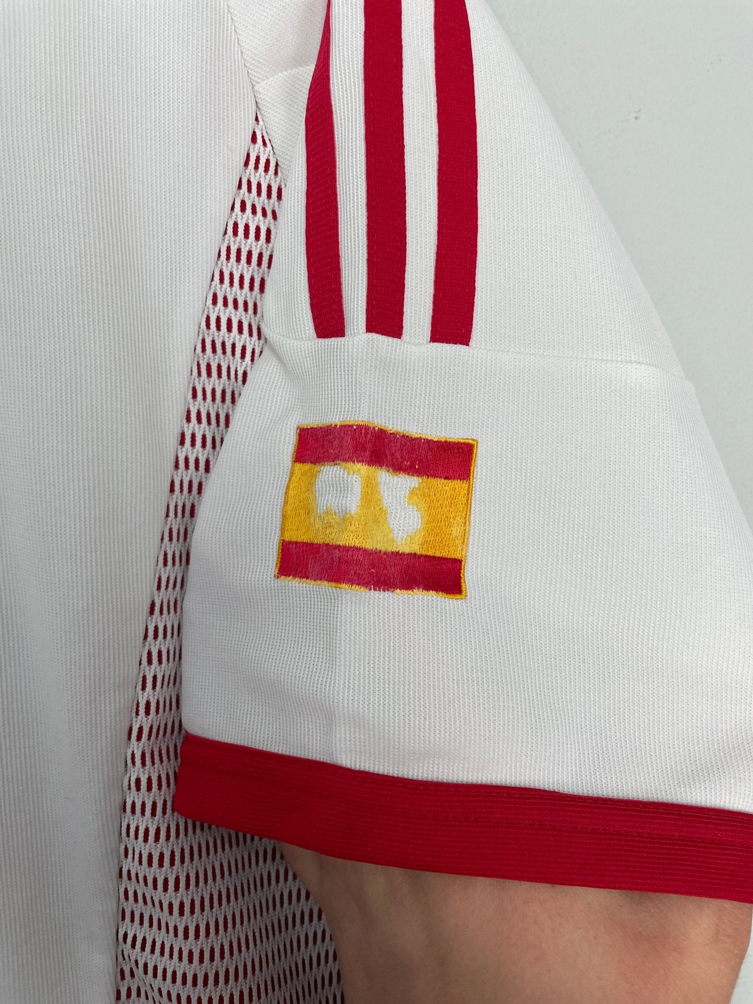Shop 2002/04 SPAIN AWAY SHIRT (L) ADIDAS, classic football shirts, vintage football shirts & retro soccer jerseys at Cult Kits