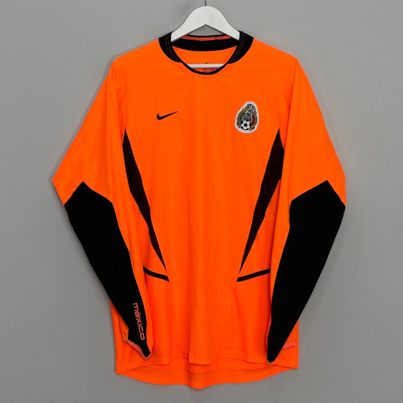 Shop 2003 MEXICO GK SHIRT (M) NIKE, classic football shirts, vintage football shirts & retro soccer jerseys at Cult Kits