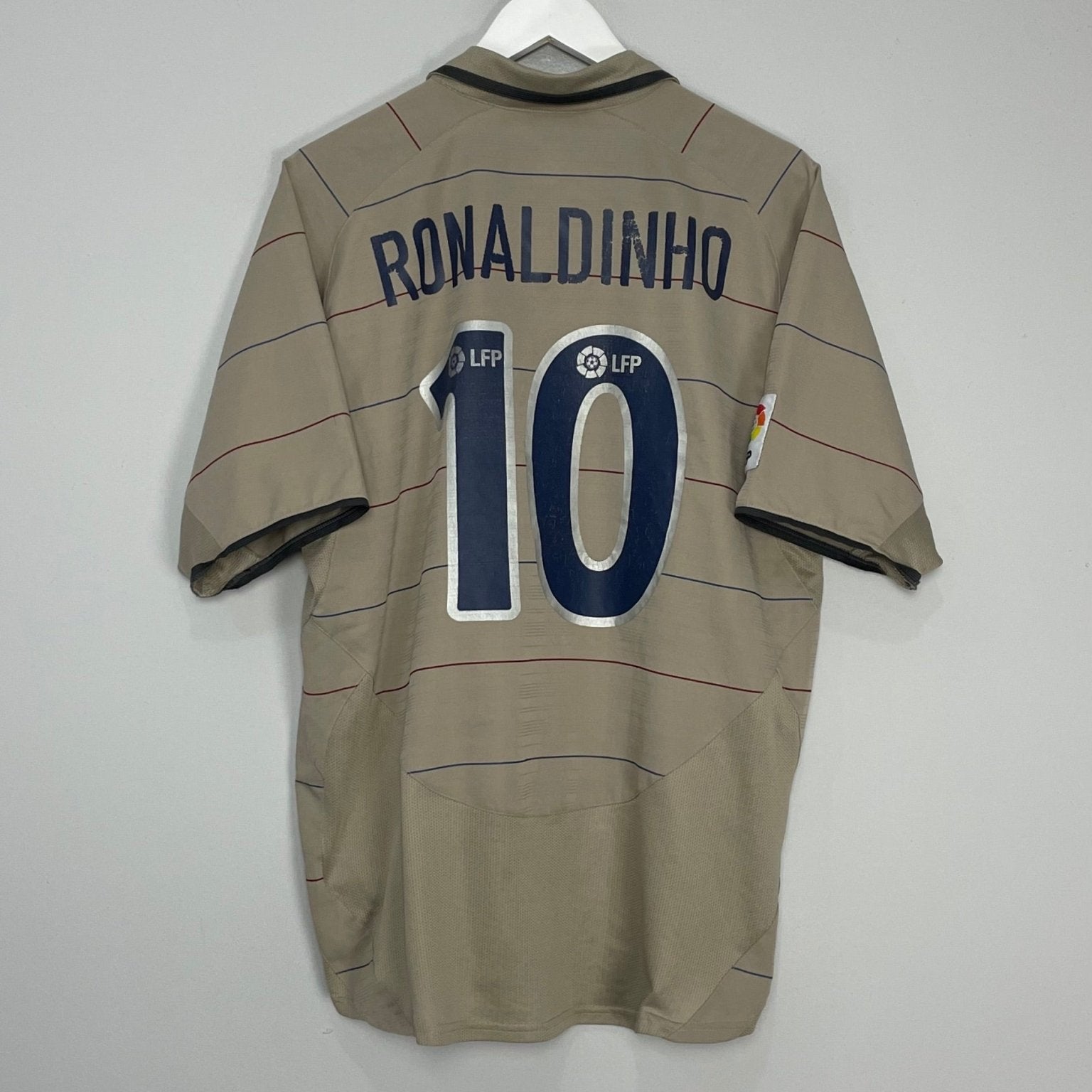 Shop 2003/04 BARCELONA RONALDINHO #10 AWAY SHIRT (L) NIKE, classic football shirts, vintage football shirts & retro soccer jerseys at Cult Kits