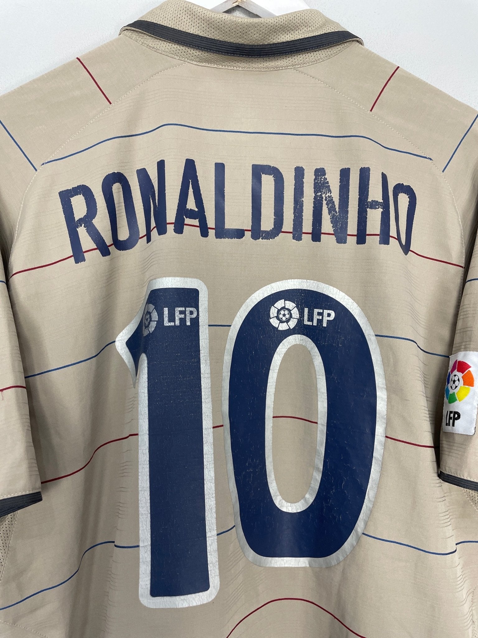 Shop 2003/04 BARCELONA RONALDINHO #10 AWAY SHIRT (L) NIKE, classic football shirts, vintage football shirts & retro soccer jerseys at Cult Kits