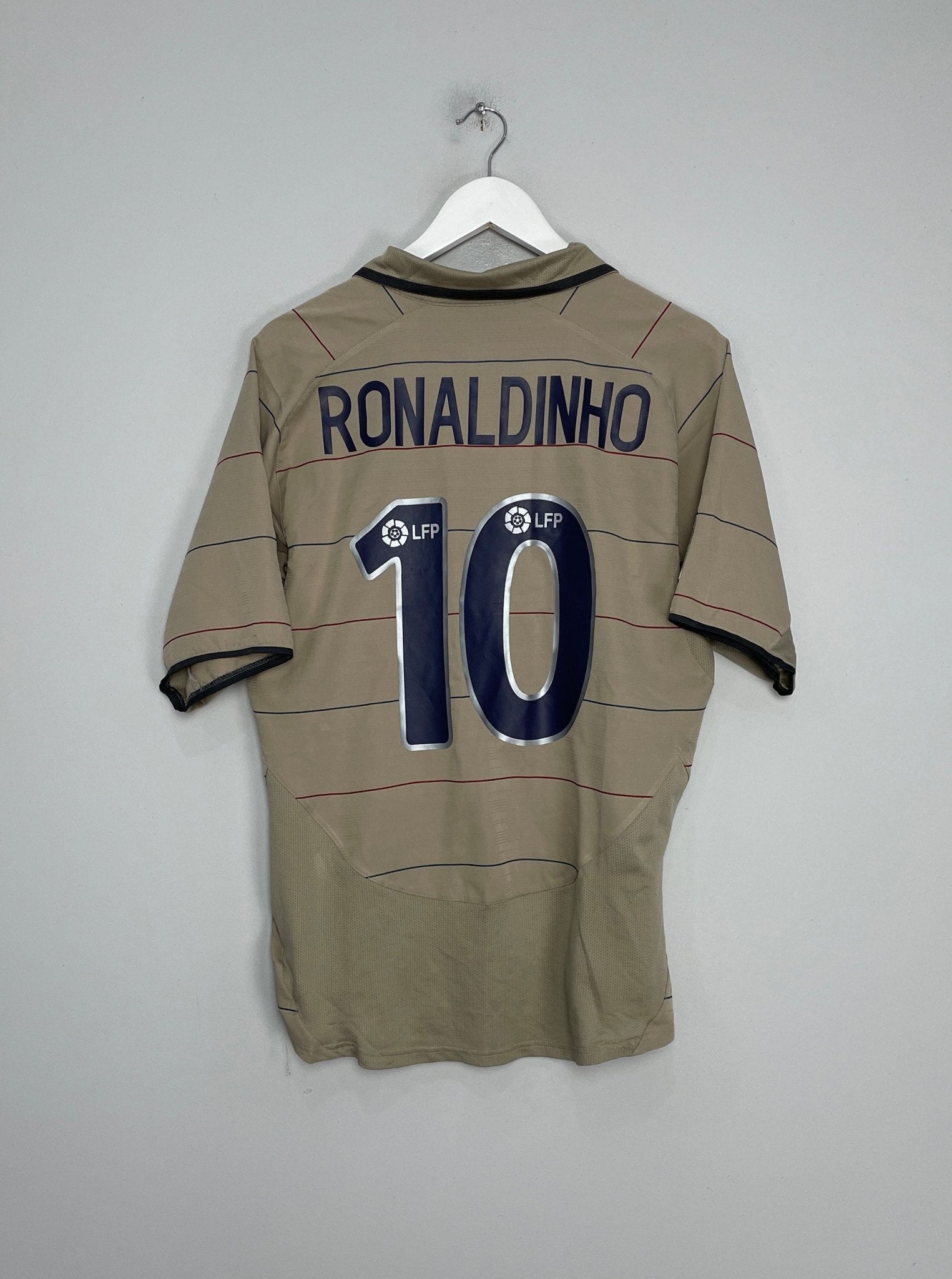 Shop 2003/04 BARCELONA RONALDINHO #10 AWAY SHIRT (M) NIKE, classic football shirts, vintage football shirts & retro soccer jerseys at Cult Kits