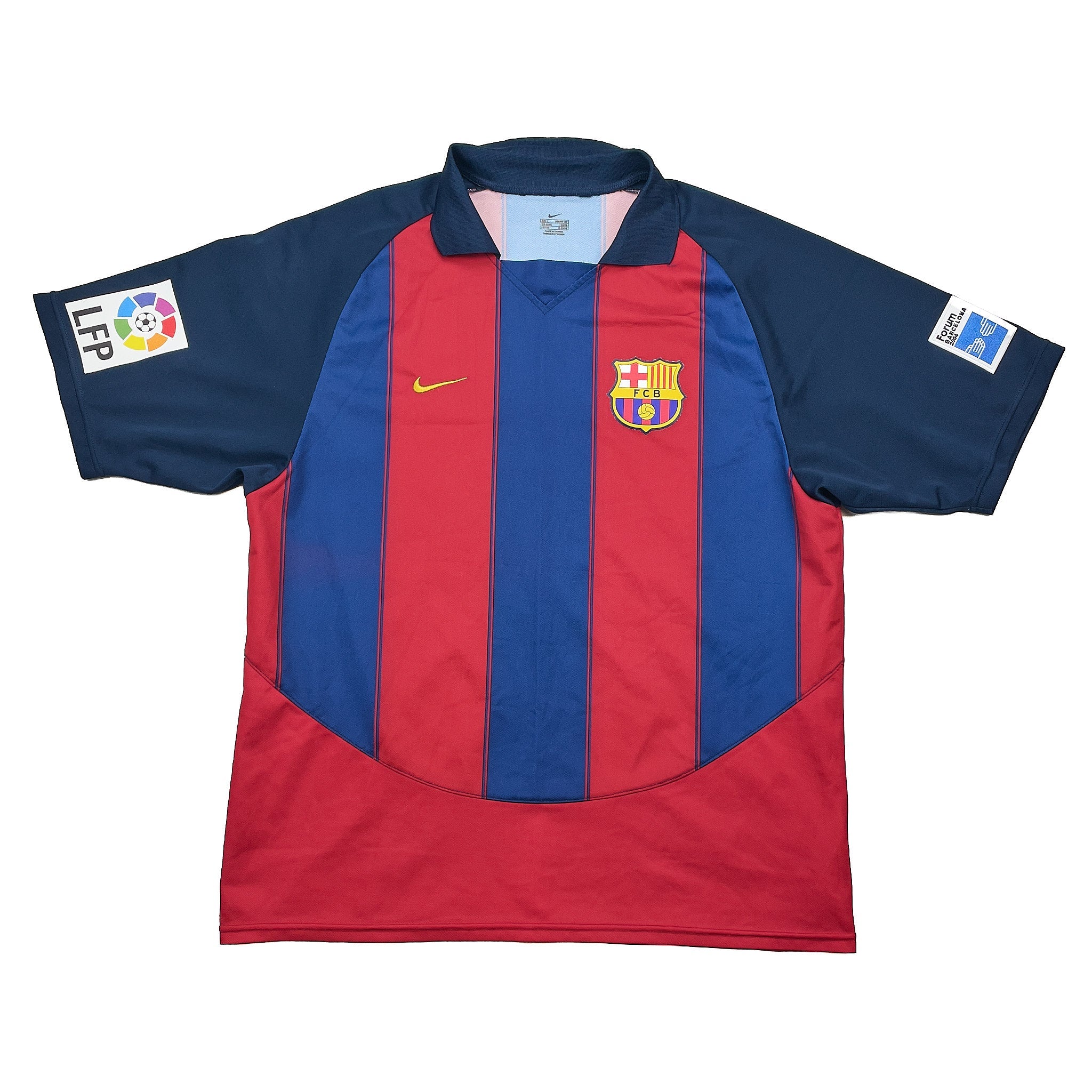 Buy 2003/04 Barcelona Ronaldinho 10 Home Shirt (L) Nike Basic ~ Free worldwide shipping available ~ Authentic Vintage Football Shirts from Cult Kits