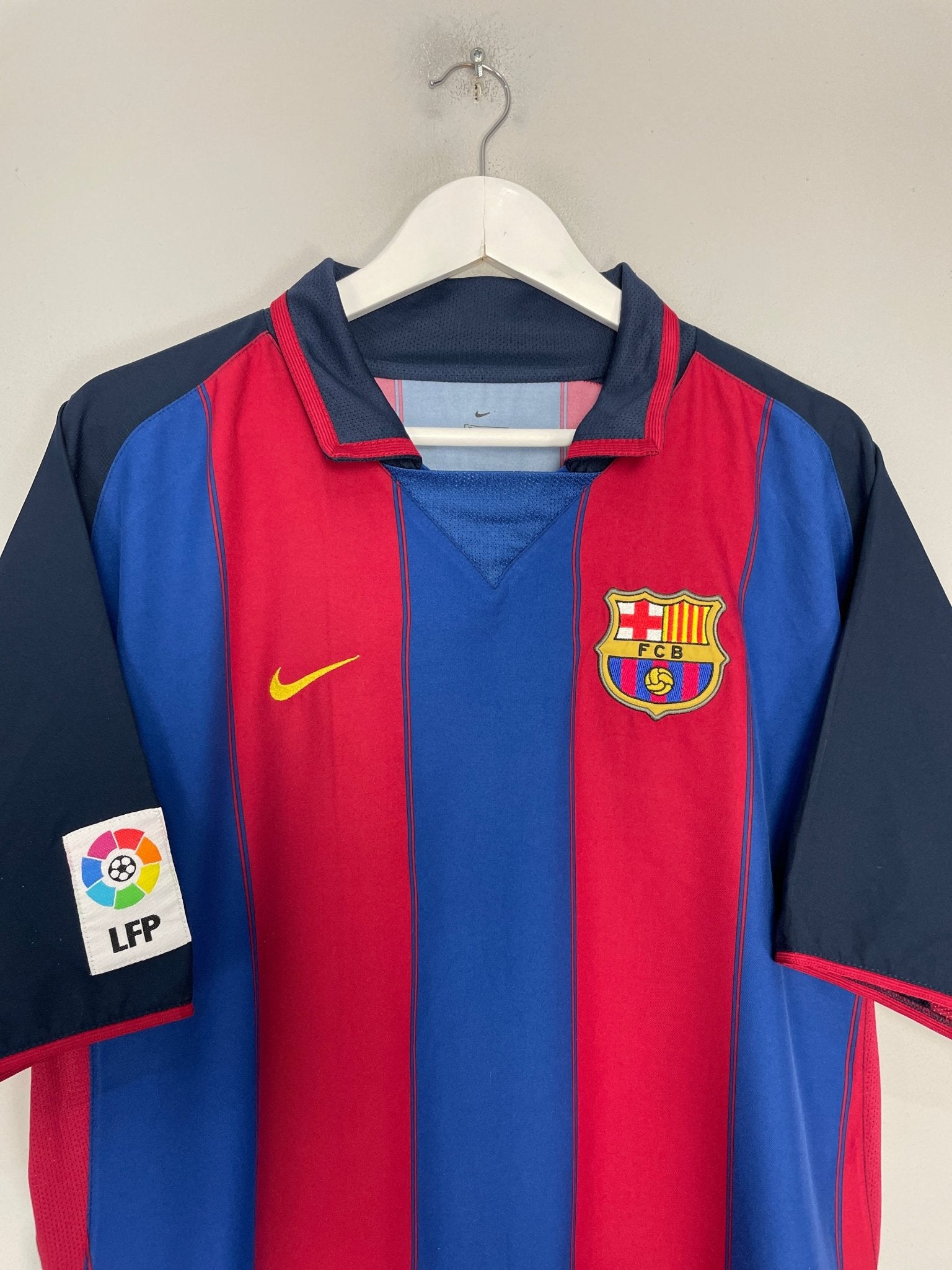 Shop 2003/04 BARCELONA RONALDINHO #10 HOME SHIRT (XL) NIKE, classic football shirts, vintage football shirts & retro soccer jerseys at Cult Kits