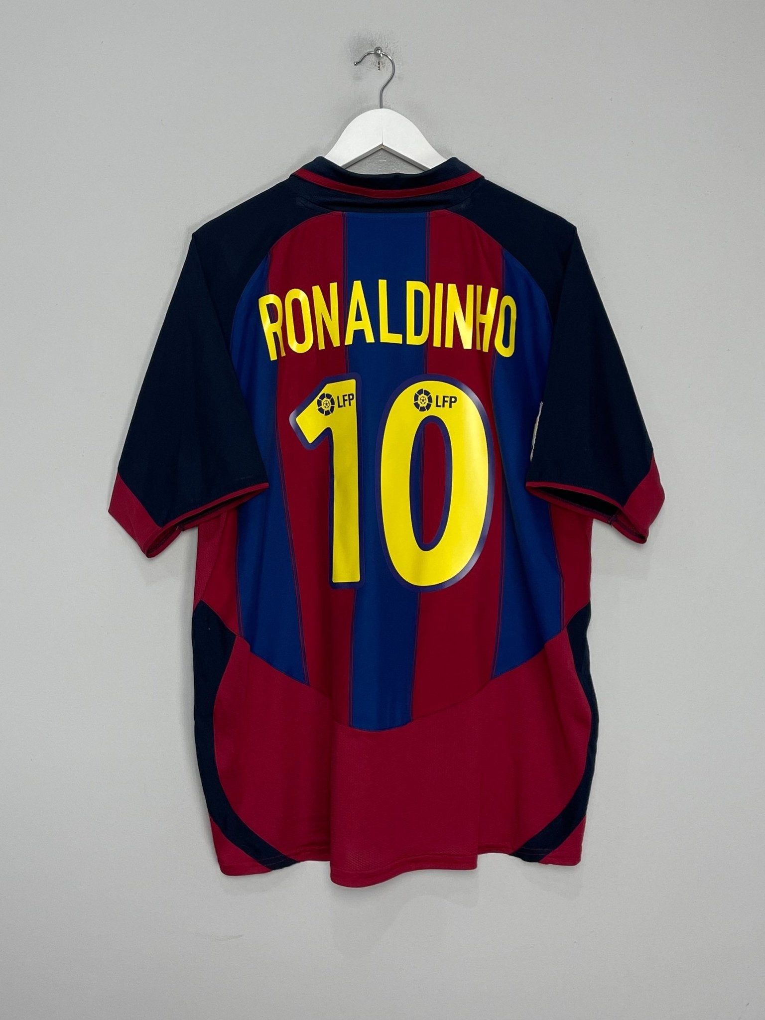 Shop 2003/04 BARCELONA RONALDINHO #10 HOME SHIRT (XL) NIKE, classic football shirts, vintage football shirts & retro soccer jerseys at Cult Kits