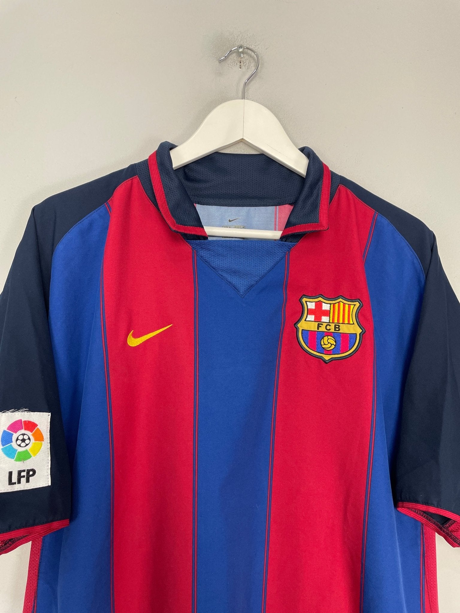 Shop 2003/04 BARCELONA RONALDINHO #10 HOME SHIRT (XL) NIKE, classic football shirts, vintage football shirts & retro soccer jerseys at Cult Kits