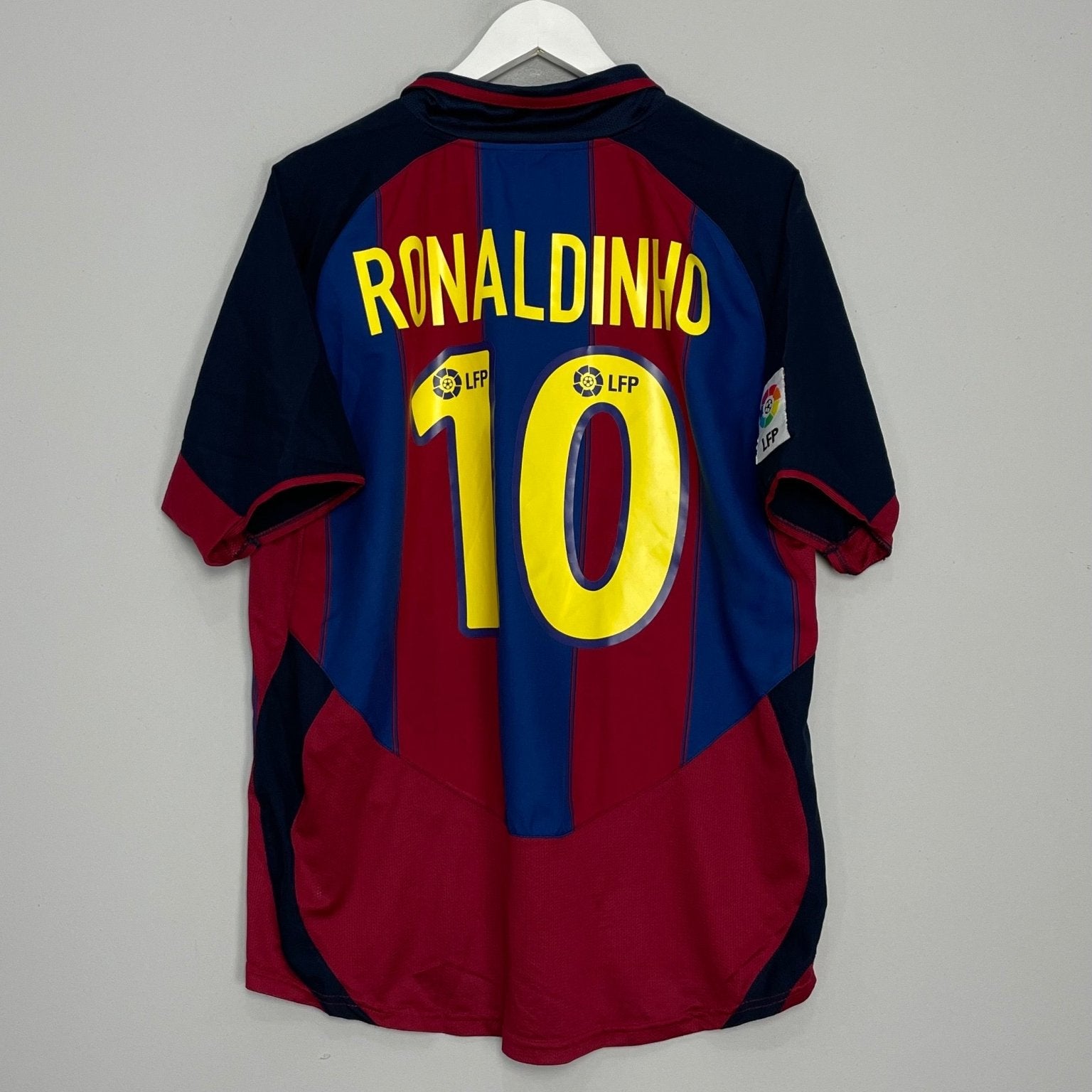 Shop 2003/04 BARCELONA RONALDINHO #80 HOME SHIRT (L) NIKE, classic football shirts, vintage football shirts & retro soccer jerseys at Cult Kits