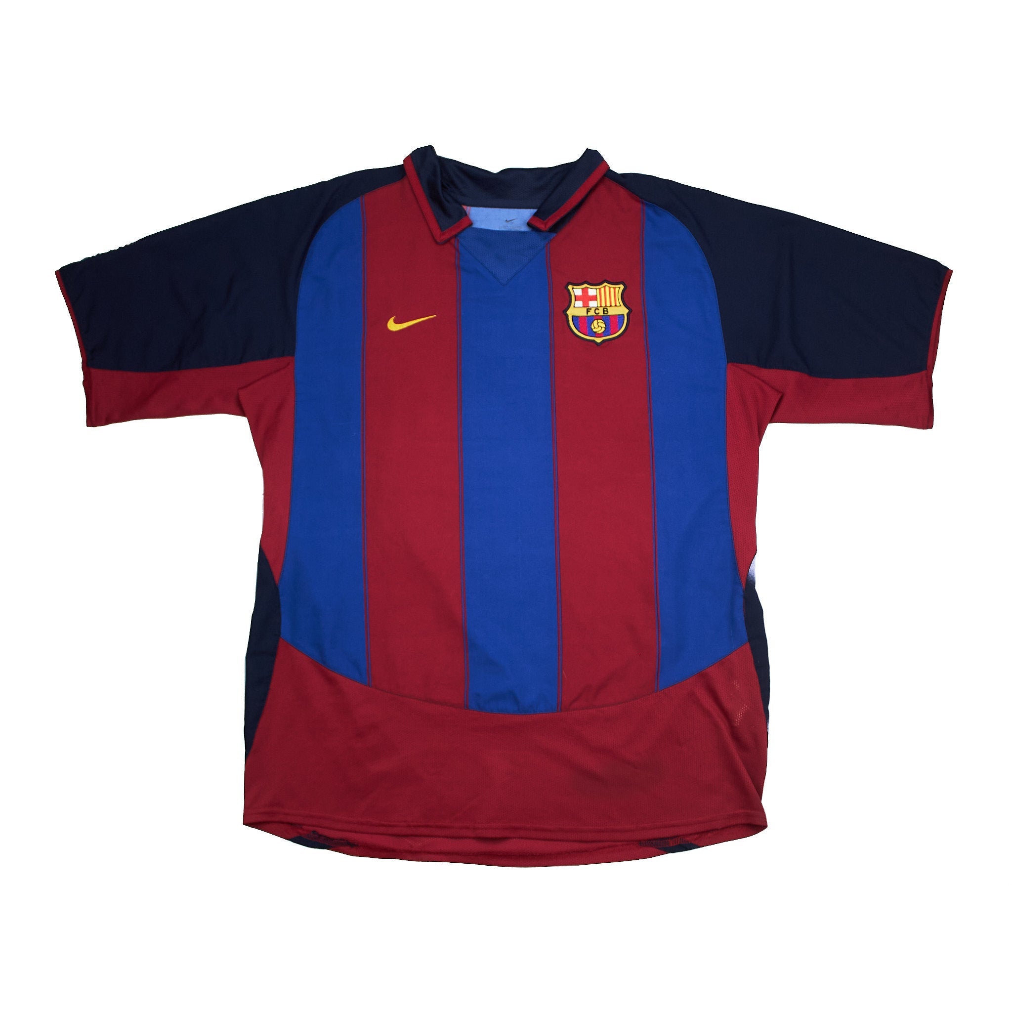 Buy 2003/04 Barcelona Saviola 7 Home Shirt (L) Nike ~ Free worldwide shipping ~ Authentic Vintage Football Shirts from Cult Kits