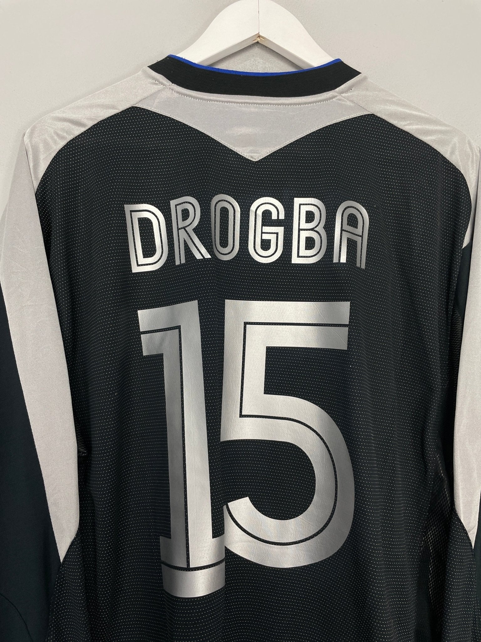 Shop 2003/04 CHELSEA DROGBA #15 L/S THIRD SHIRT (XXL) UMBRO, classic football shirts, vintage football shirts & retro soccer jerseys at Cult Kits