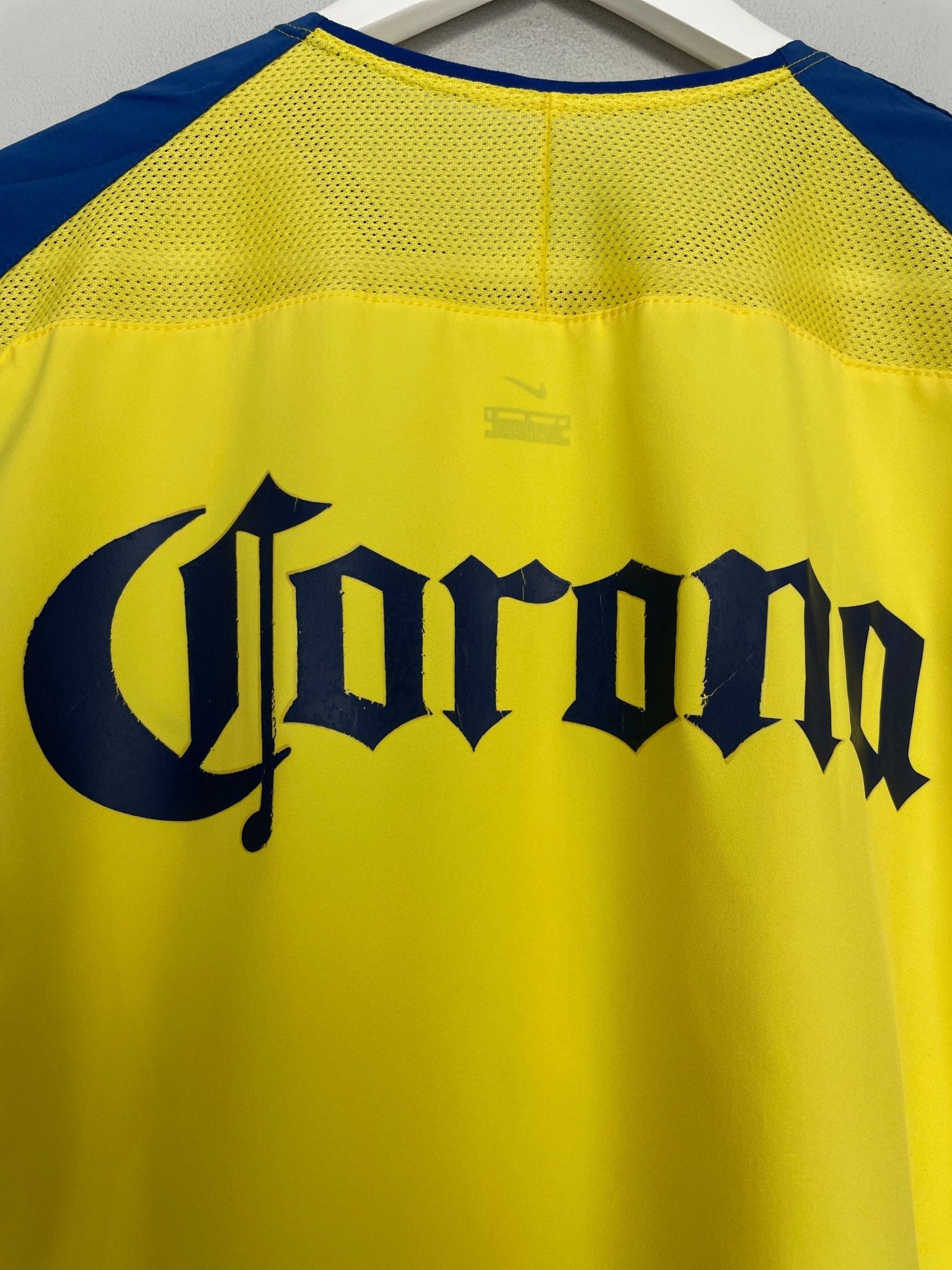Shop 2003/04 CLUB AMERICA HOME SHIRT (L) NIKE, classic football shirts, vintage football shirts & retro soccer jerseys at Cult Kits