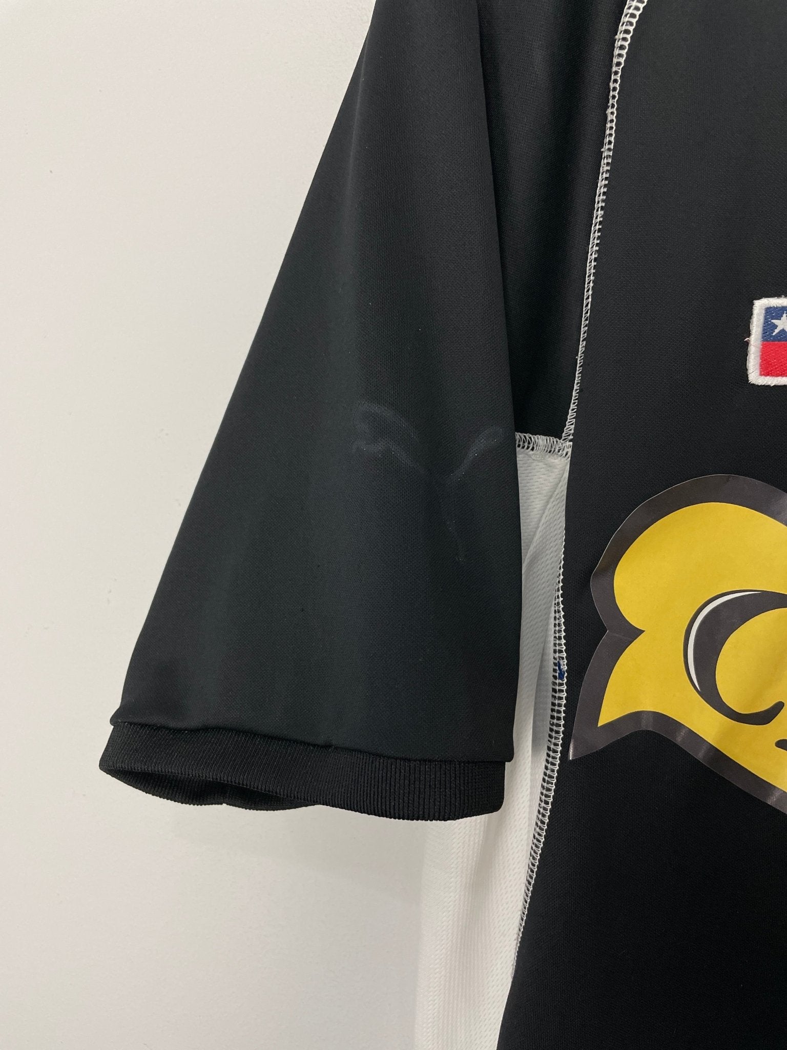 Shop 2003/04 COLO COLO VALDIVIA #26 AWAY SHIRT (L) PUMA, classic football shirts, vintage football shirts & retro soccer jerseys at Cult Kits