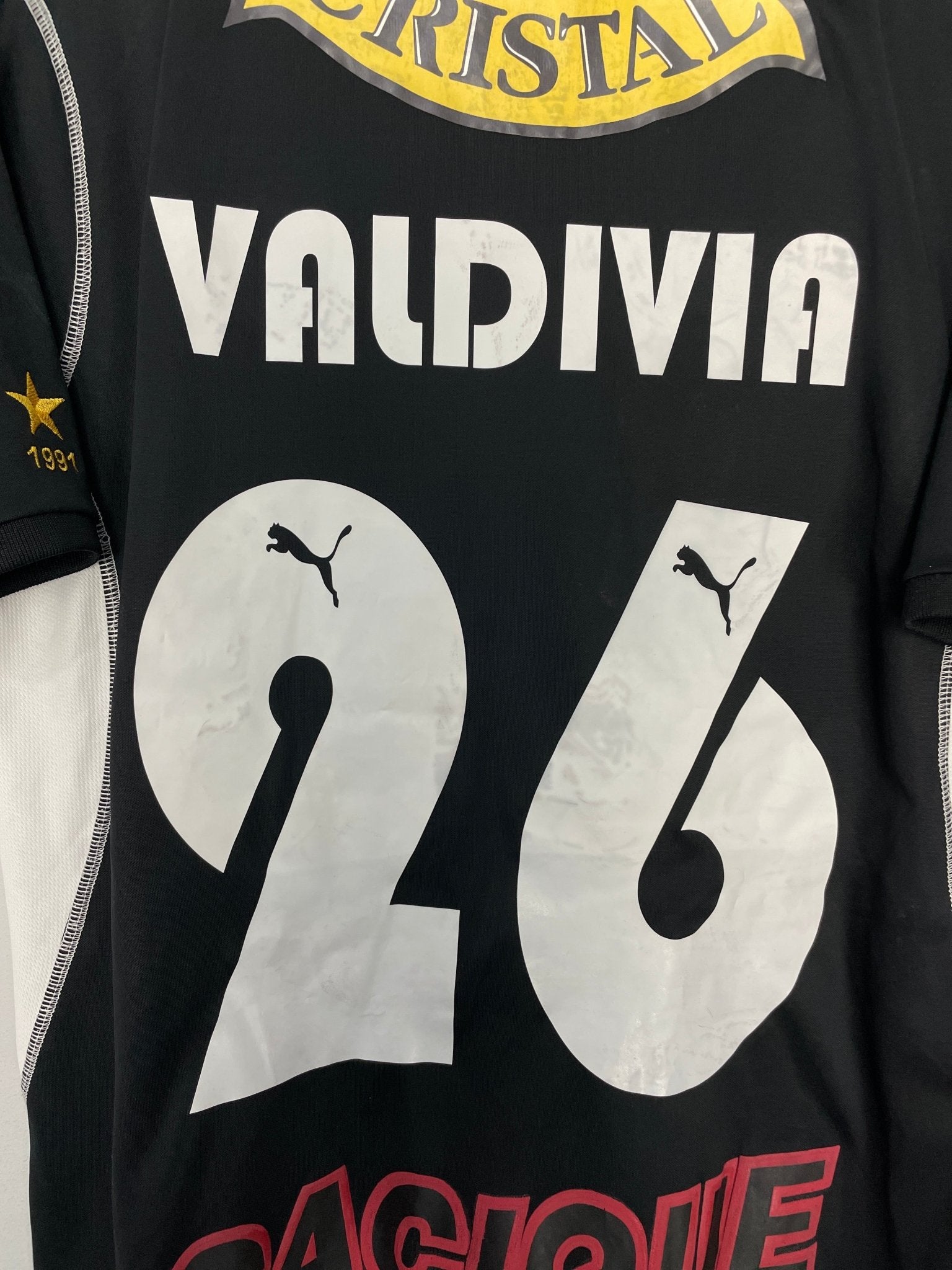 Shop 2003/04 COLO COLO VALDIVIA #26 AWAY SHIRT (L) PUMA, classic football shirts, vintage football shirts & retro soccer jerseys at Cult Kits