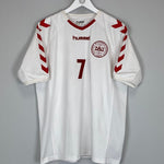 Shop 2003/04 DENMARK GRAVESON #7 AWAY SHIRT (M) HUMMEL, classic football shirts, vintage football shirts & retro soccer jerseys at Cult Kits