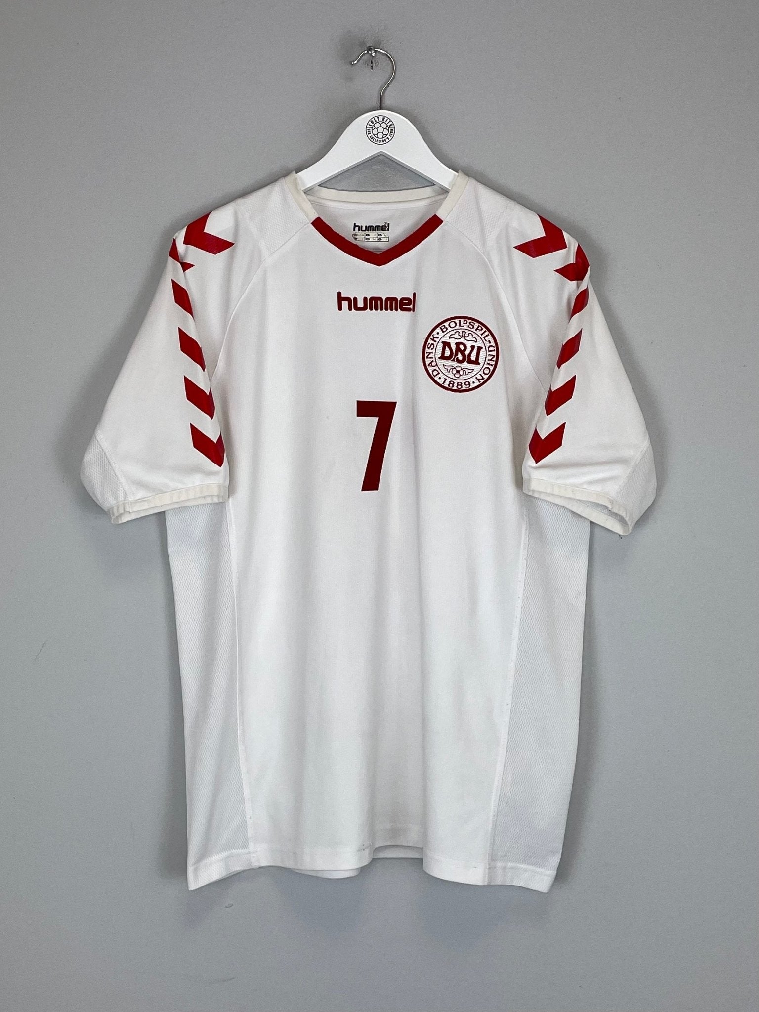 Shop 2003/04 DENMARK GRAVESON #7 AWAY SHIRT (M) HUMMEL, classic football shirts, vintage football shirts & retro soccer jerseys at Cult Kits