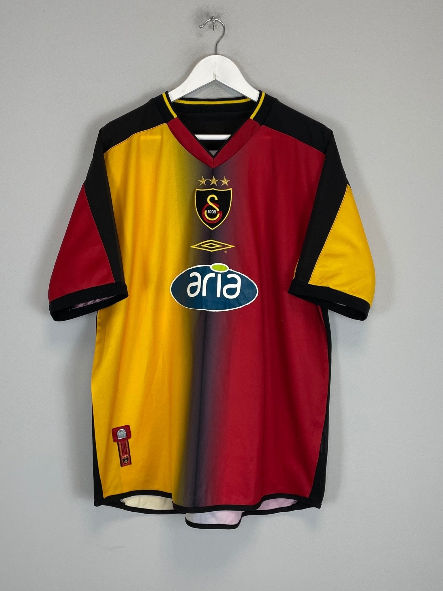 Shop 2003/04 GALATASARAY H.SUKER #10 HOME SHIRT (XL) UMBRO, classic football shirts, vintage football shirts & retro soccer jerseys at Cult Kits