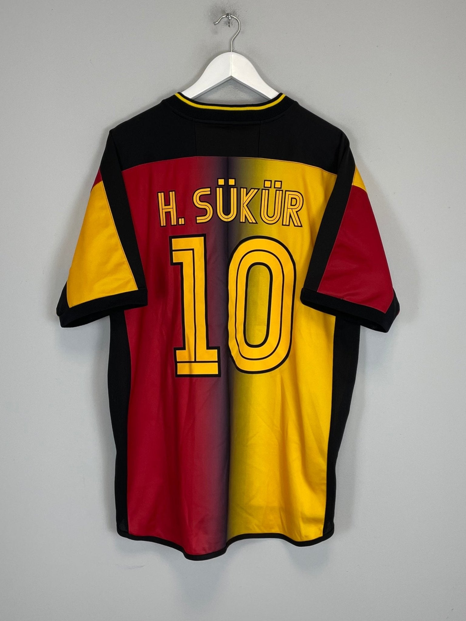 Shop 2003/04 GALATASARAY H.SUKER #10 HOME SHIRT (XL) UMBRO, classic football shirts, vintage football shirts & retro soccer jerseys at Cult Kits