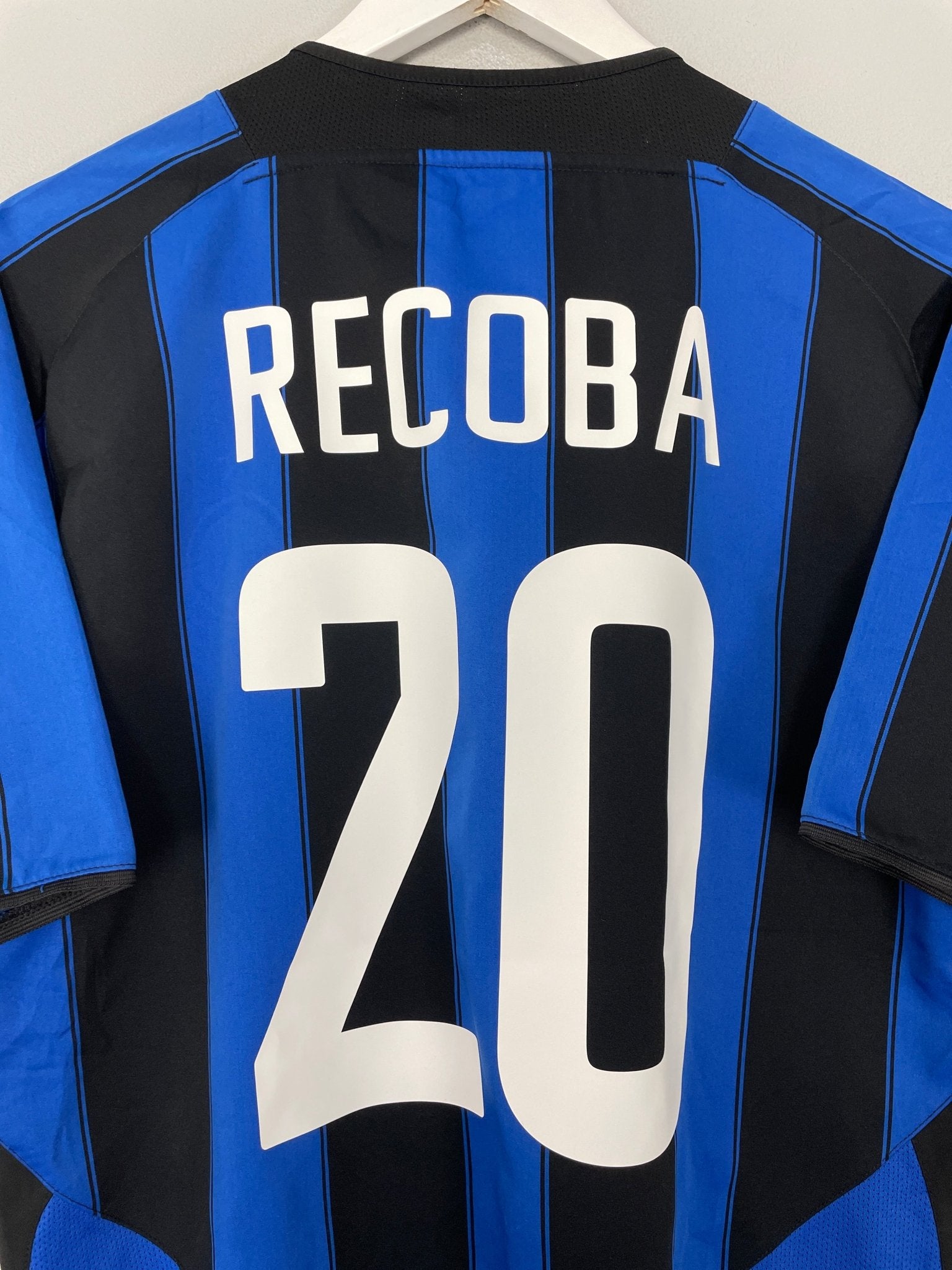 Shop 2003/04 INTER MILAN RECOBA #20 HOME SHIRT (M) NIKE, classic football shirts, vintage football shirts & retro soccer jerseys at Cult Kits