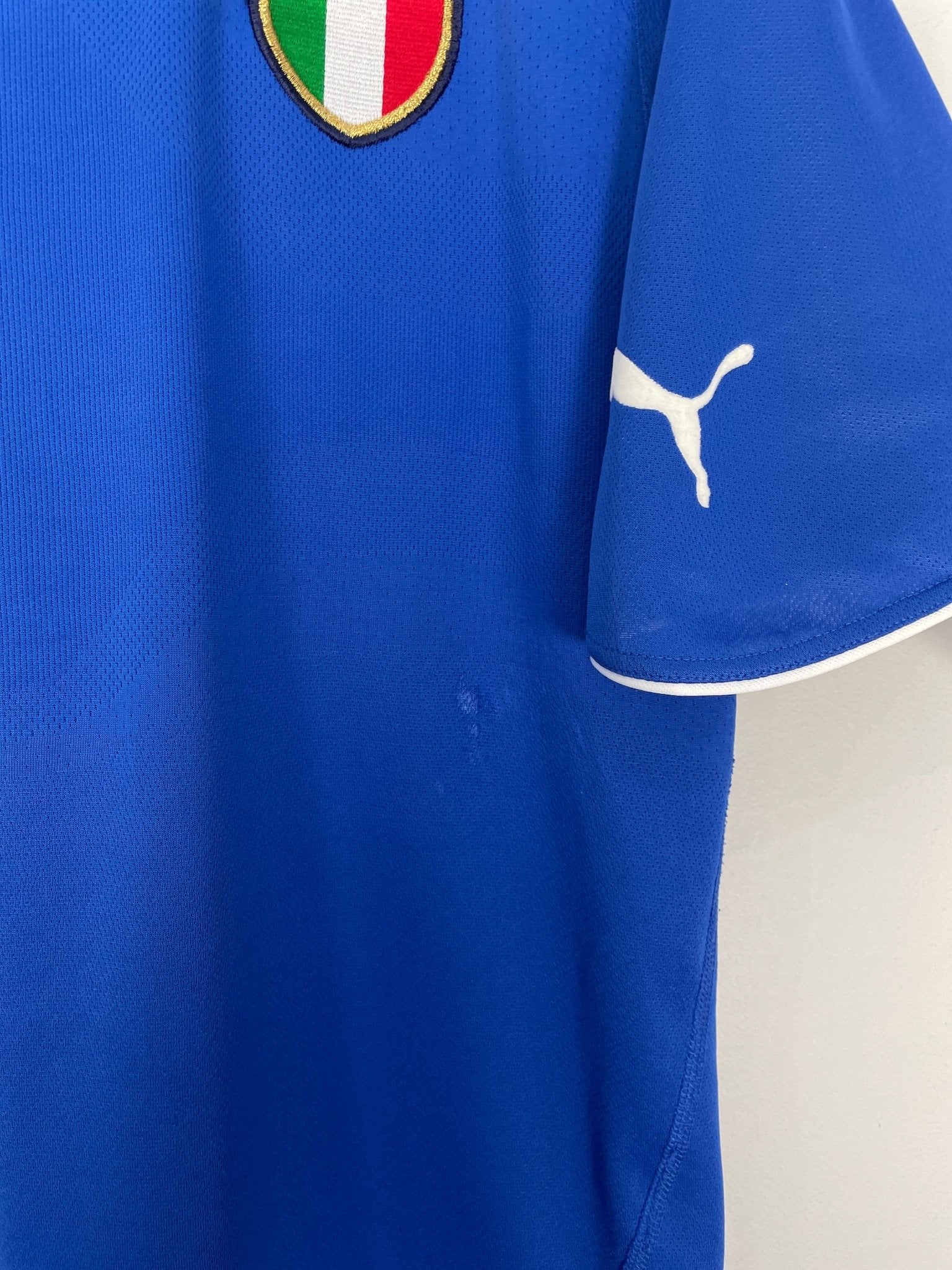 Shop 2003/04 ITALY HOME SHIRT (L) PUMA, classic football shirts, vintage football shirts & retro soccer jerseys at Cult Kits