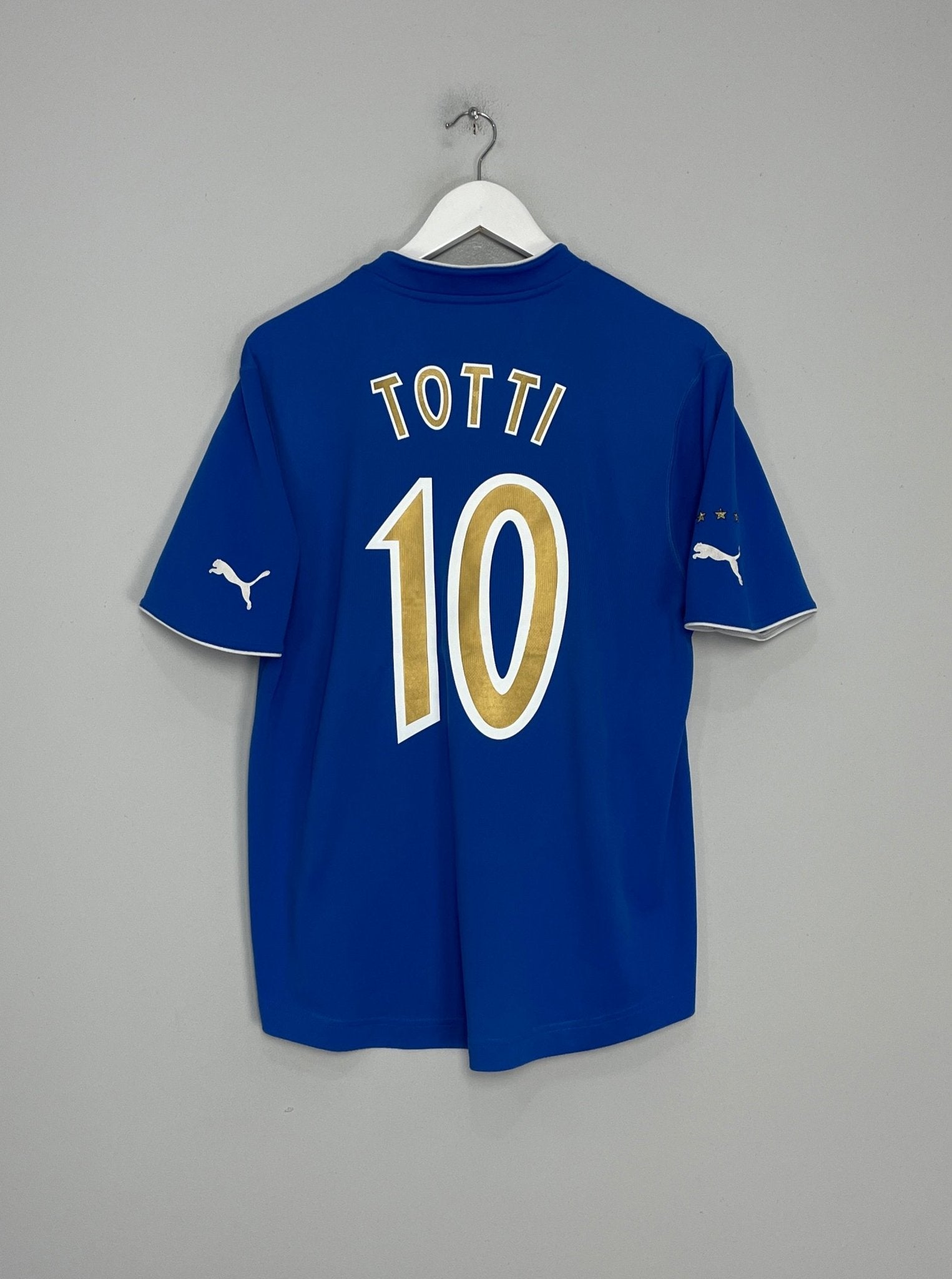 Shop 2003/04 ITALY TOTTI #10 HOME SHIRT (M) PUMA, classic football shirts, vintage football shirts & retro soccer jerseys at Cult Kits