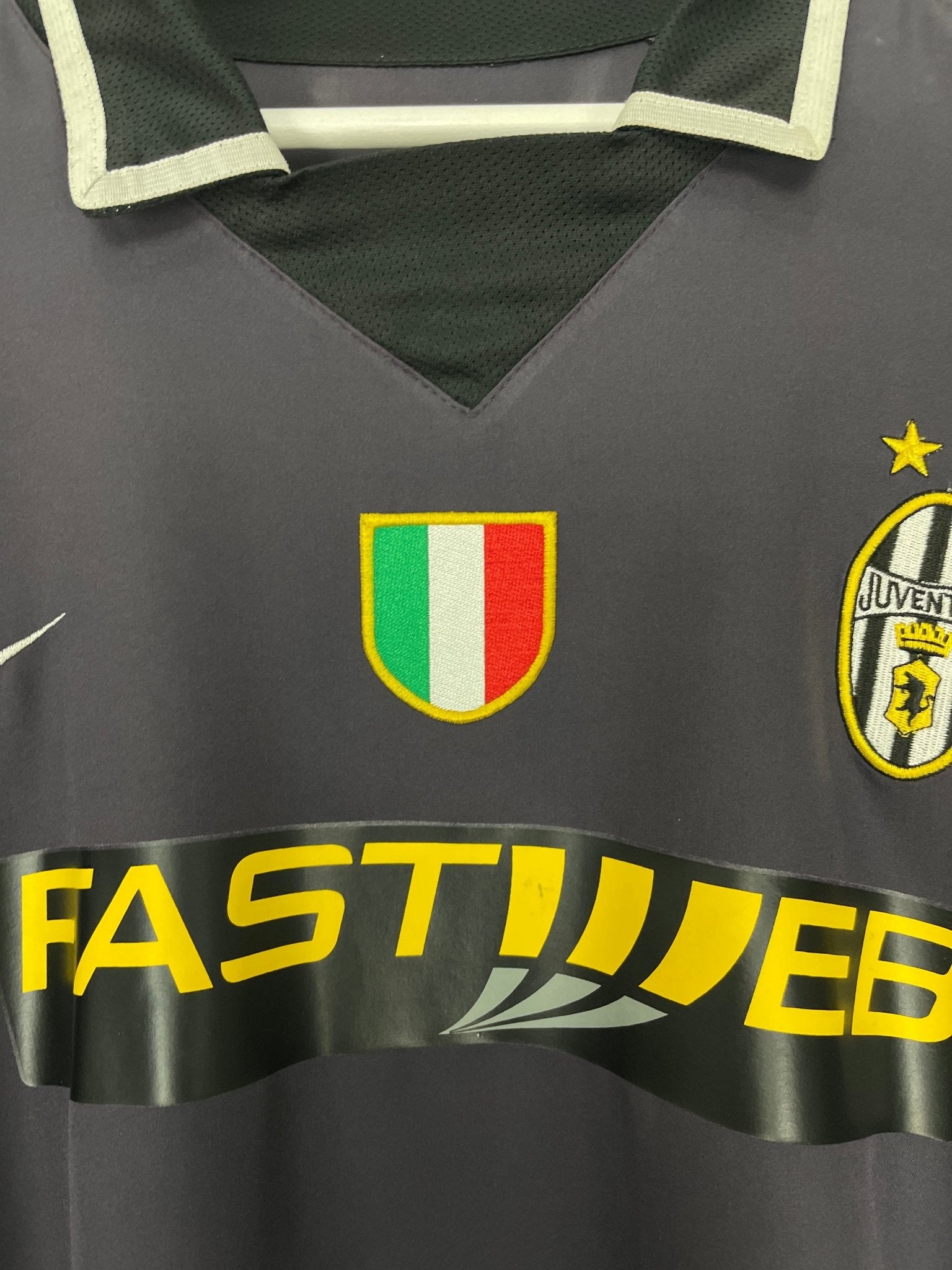 Shop 2003/04 JUVENTUS DEL PIERO #10 C/L AWAY SHIRT (XL) NIKE, classic football shirts, vintage football shirts & retro soccer jerseys at Cult Kits
