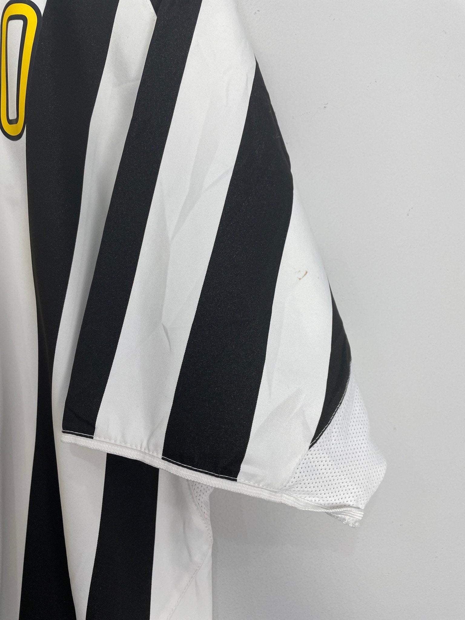 Shop 2003/04 JUVENTUS DEL PIERO #10 HOME SHIRT (XL) NIKE, classic football shirts, vintage football shirts & retro soccer jerseys at Cult Kits