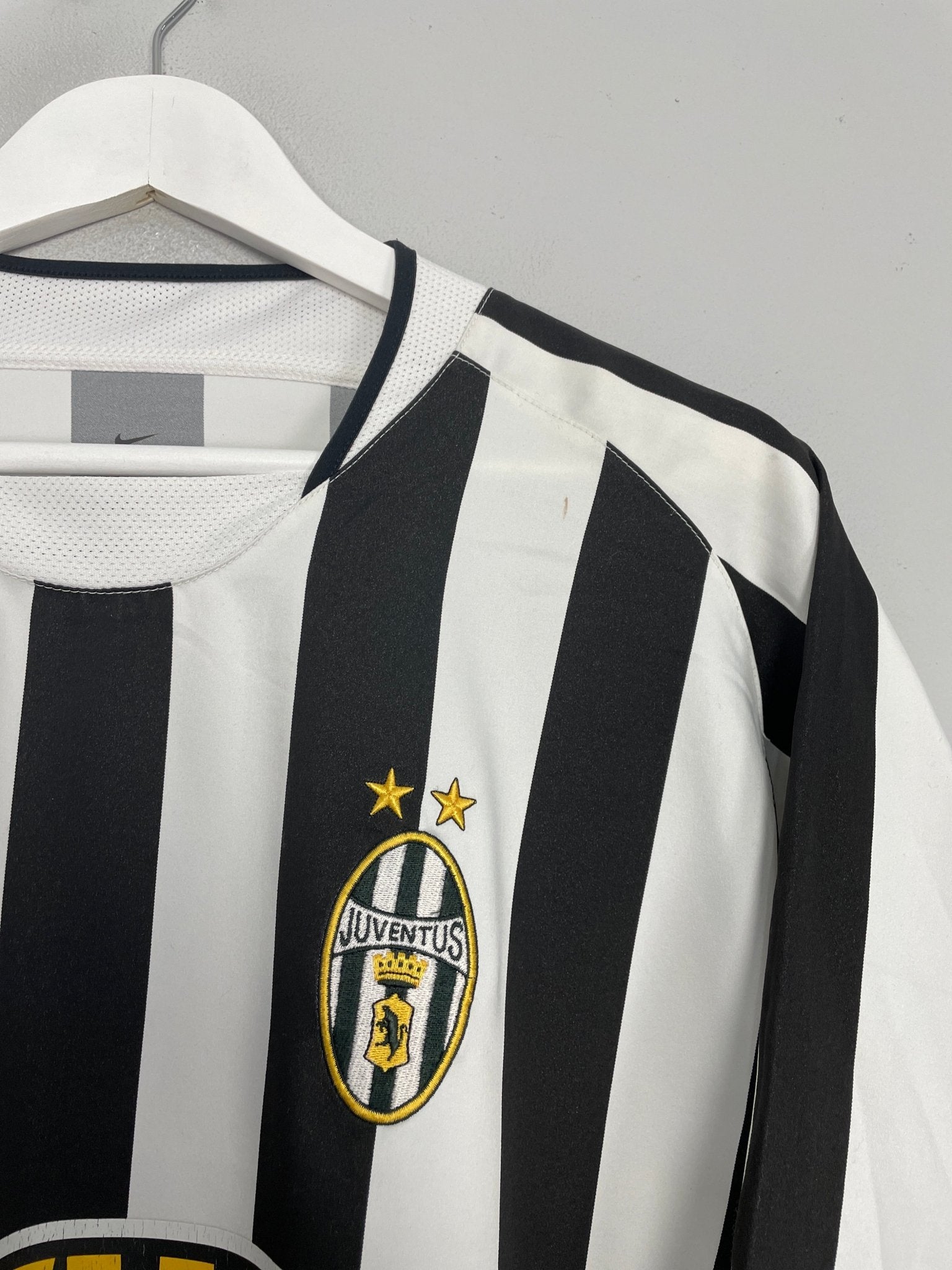 Shop 2003/04 JUVENTUS DEL PIERO #10 HOME SHIRT (XL) NIKE, classic football shirts, vintage football shirts & retro soccer jerseys at Cult Kits