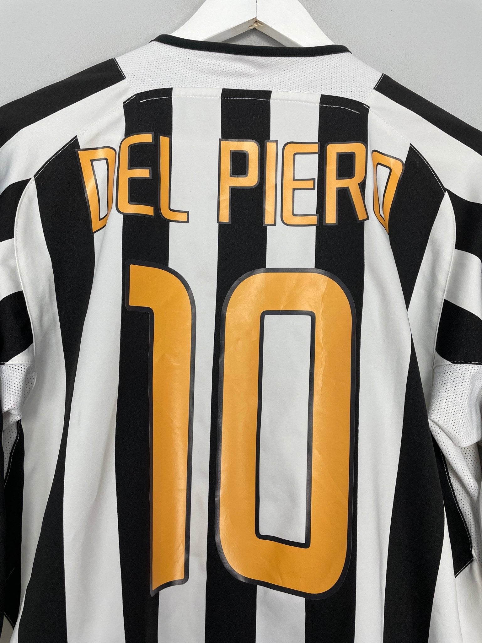 Shop 2003/04 JUVENTUS DEL PIERO #10 L/S HOME SHIRT (M) NIKE, classic football shirts, vintage football shirts & retro soccer jerseys at Cult Kits