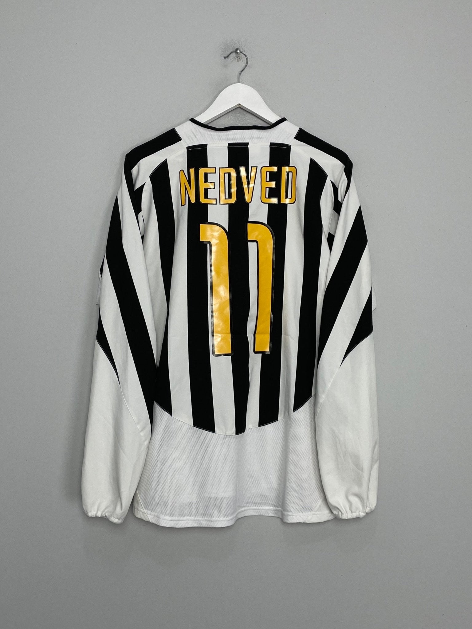 Shop 2003/04 JUVENTUS NEDVED #11 L/S HOME SHIRT (L) NIKE, classic football shirts, vintage football shirts & retro soccer jerseys at Cult Kits