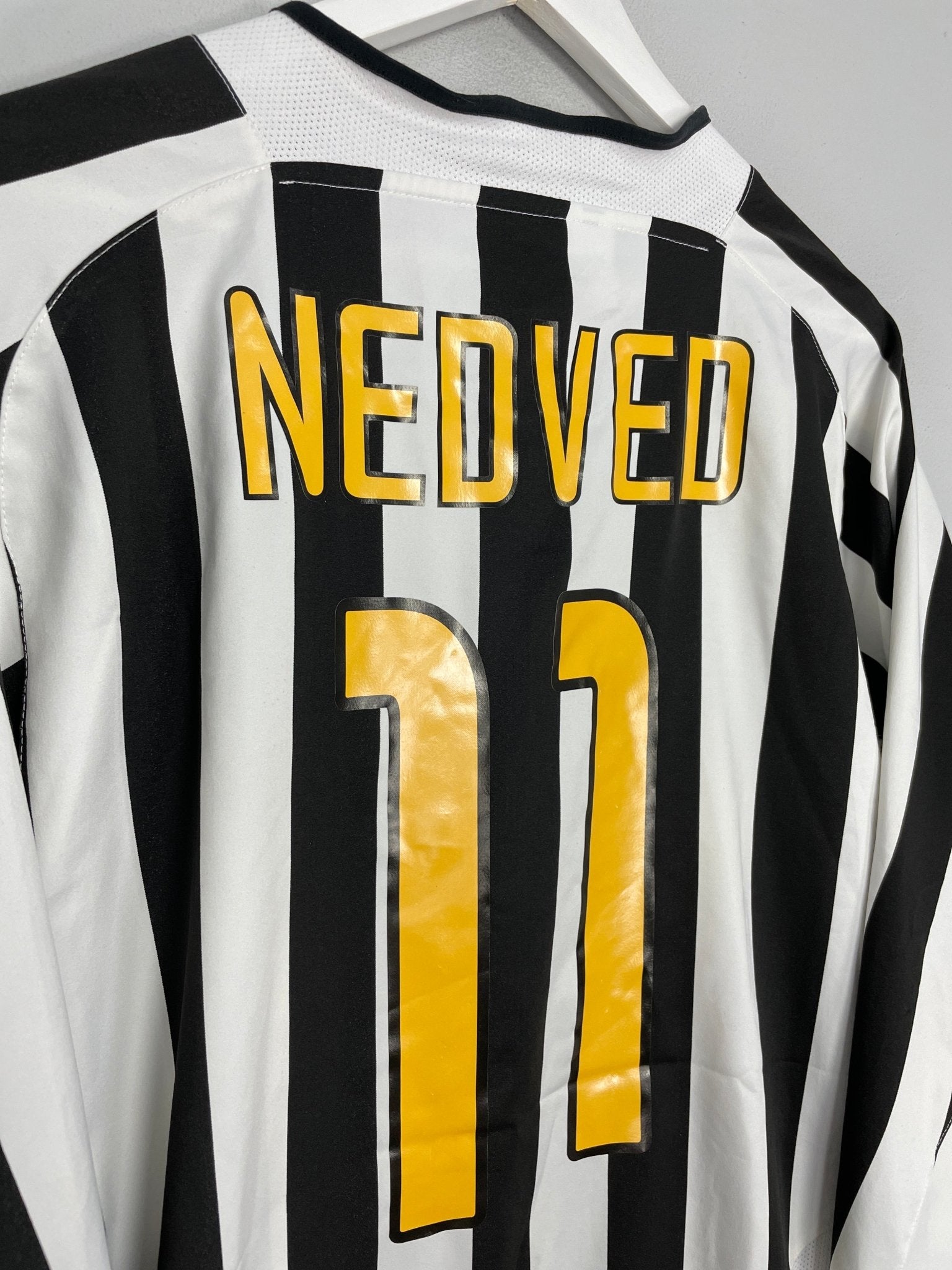 Shop 2003/04 JUVENTUS NEDVED #11 L/S HOME SHIRT (L) NIKE, classic football shirts, vintage football shirts & retro soccer jerseys at Cult Kits