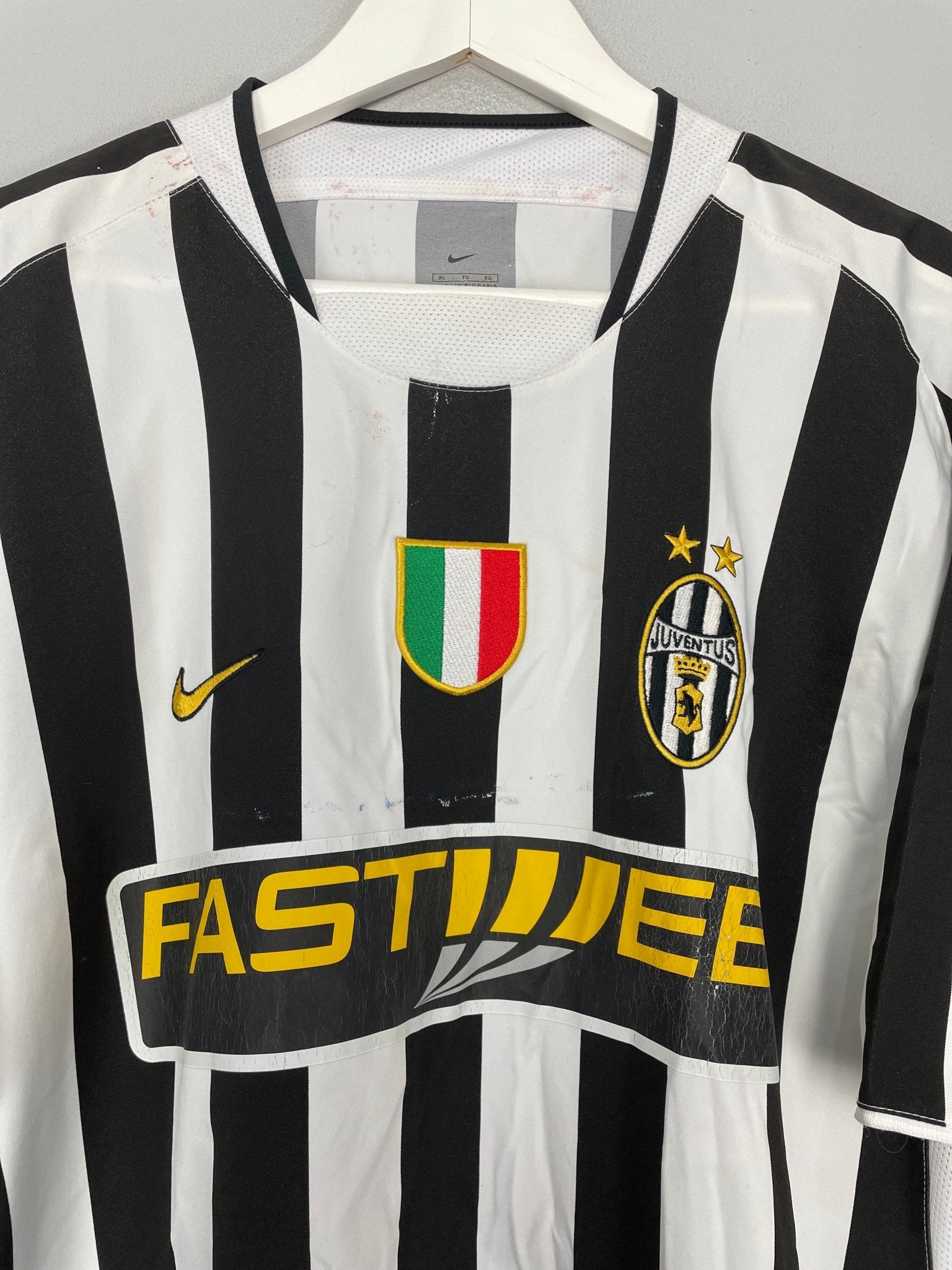Shop 2003/04 JUVENTUS TREZEGUET #17 HOME SHIRT (XL) NIKE, classic football shirts, vintage football shirts & retro soccer jerseys at Cult Kits
