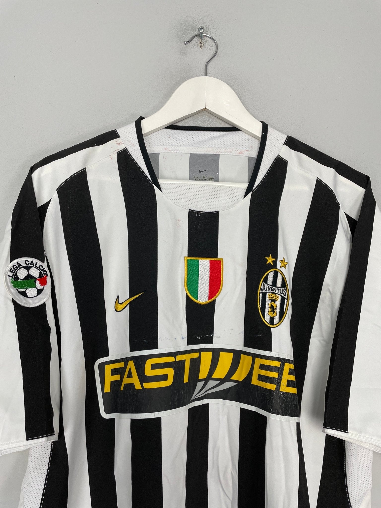 Shop 2003/04 JUVENTUS TREZEGUET #17 HOME SHIRT (XL) NIKE, classic football shirts, vintage football shirts & retro soccer jerseys at Cult Kits