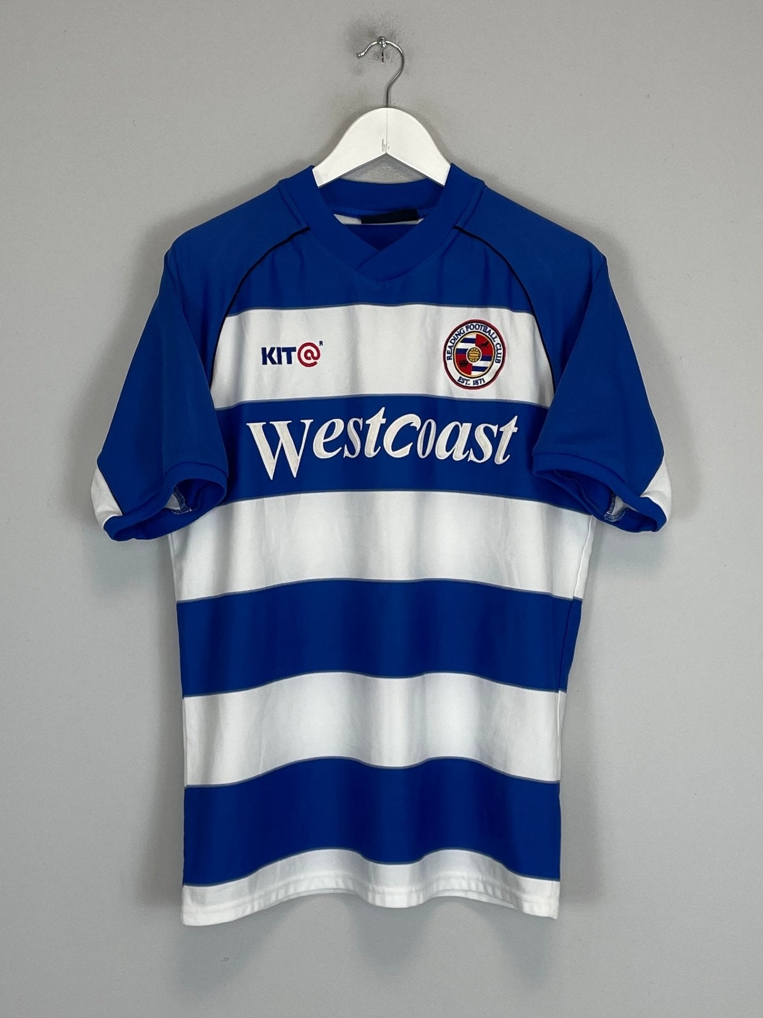 Shop 2003/04 READING #15 HOME SHIRT (M) KIT@, classic football shirts, vintage football shirts & retro soccer jerseys at Cult Kits