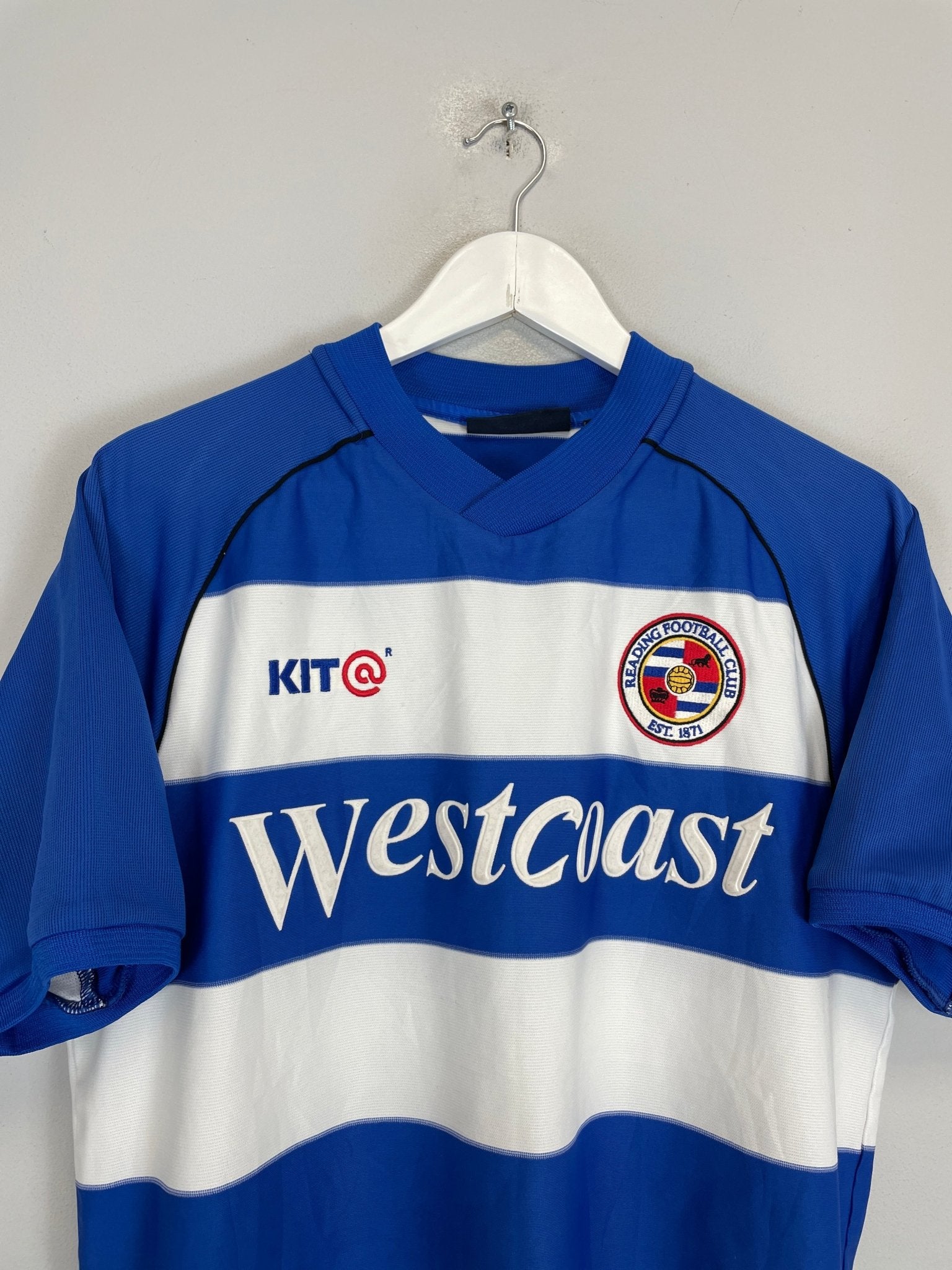 Shop 2003/04 READING #15 HOME SHIRT (M) KIT@, classic football shirts, vintage football shirts & retro soccer jerseys at Cult Kits
