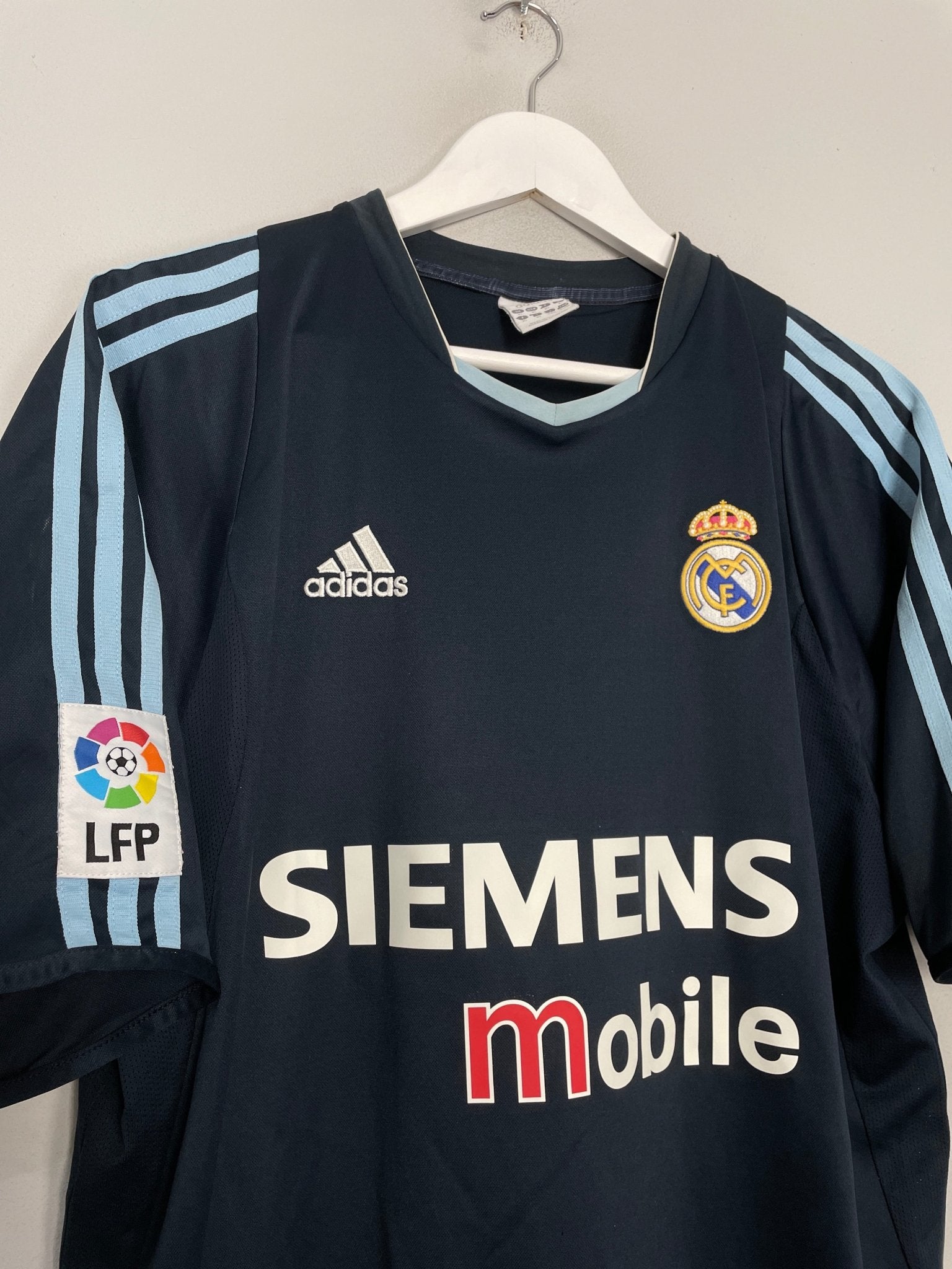 Shop 2003/04 REAL MADRID BECKHAM #23 AWAY SHIRT (XL) ADIDAS, classic football shirts, vintage football shirts & retro soccer jerseys at Cult Kits