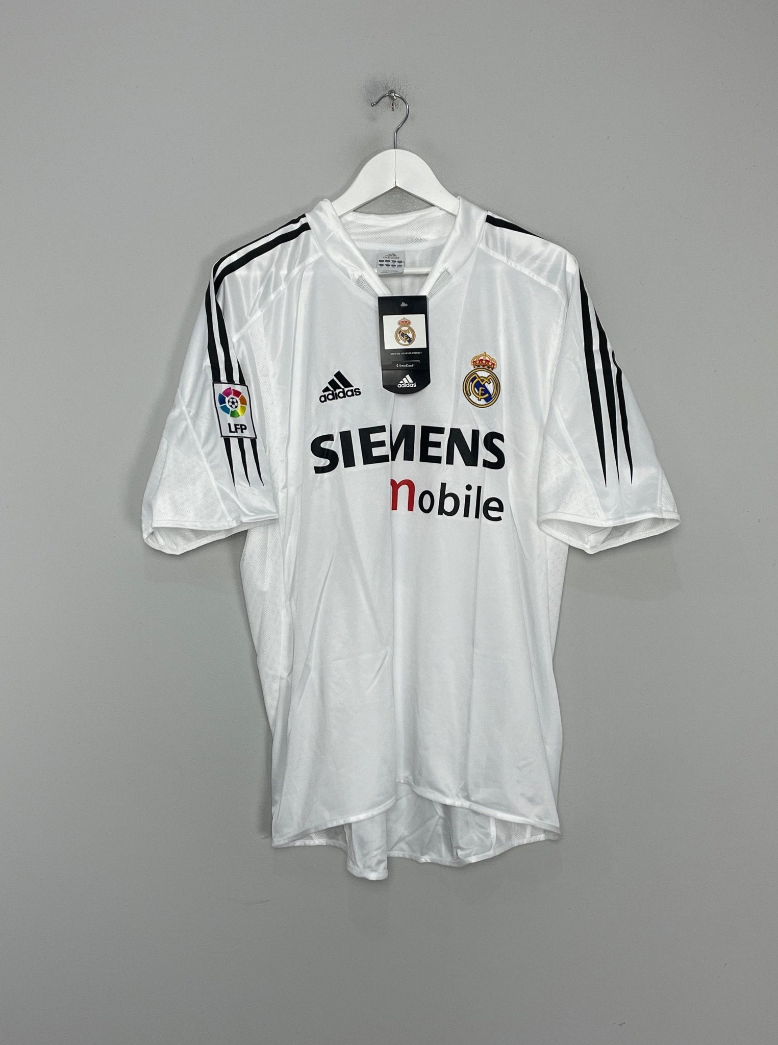 Shop 2003/04 REAL MADRID R.CARLOS #3 *BNWT* HOME SHIRT (XL) ADIDAS, classic football shirts, vintage football shirts & retro soccer jerseys at Cult Kits