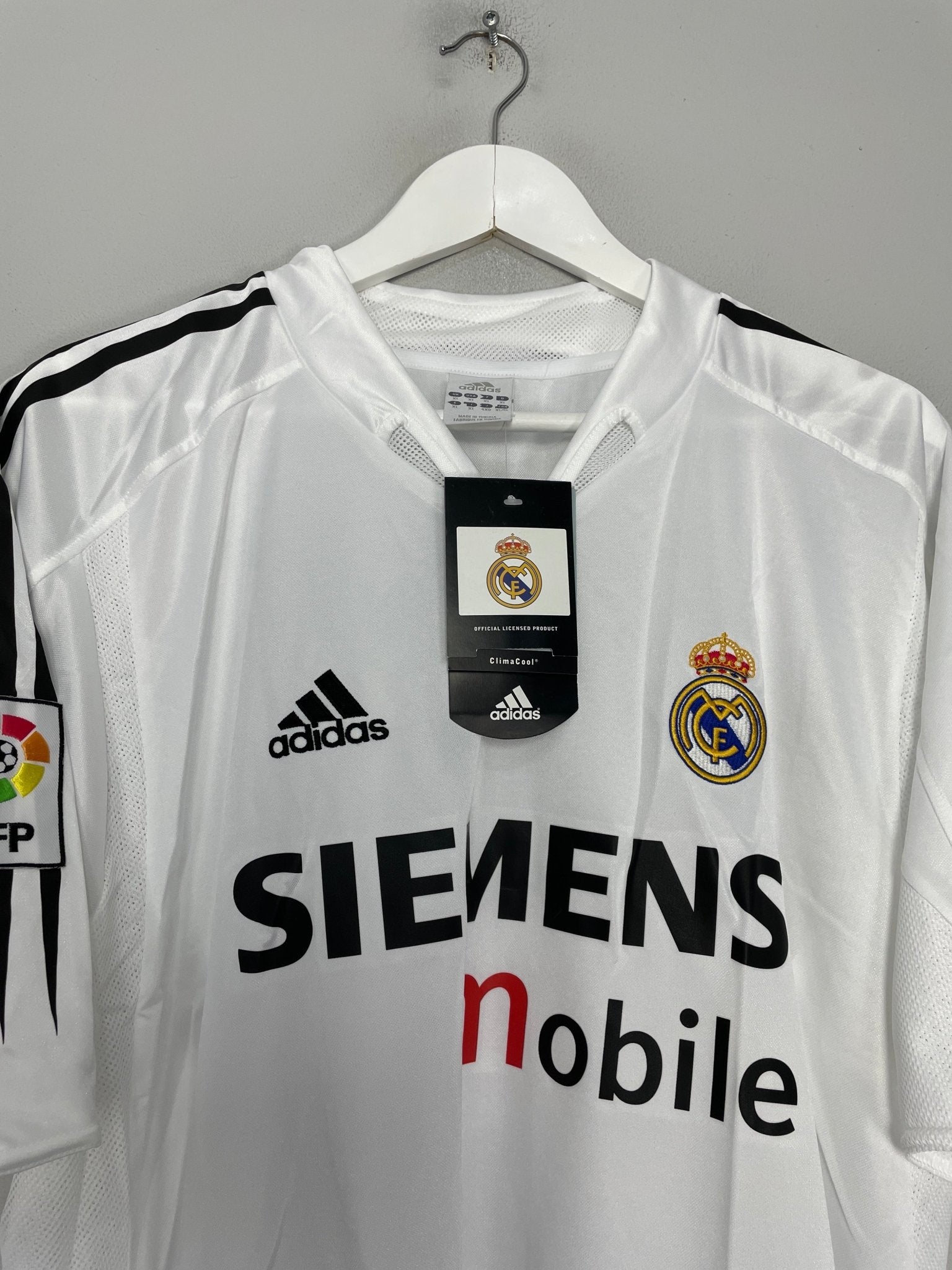 Shop 2003/04 REAL MADRID R.CARLOS #3 *BNWT* HOME SHIRT (XL) ADIDAS, classic football shirts, vintage football shirts & retro soccer jerseys at Cult Kits